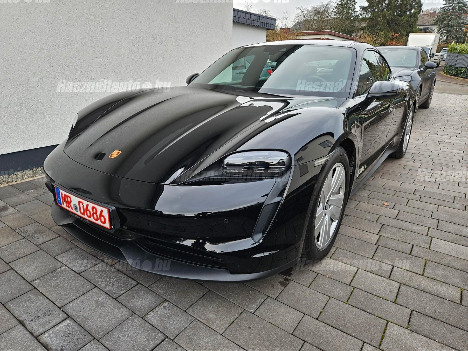 PORSCHE TAYCAN 2022 - 1