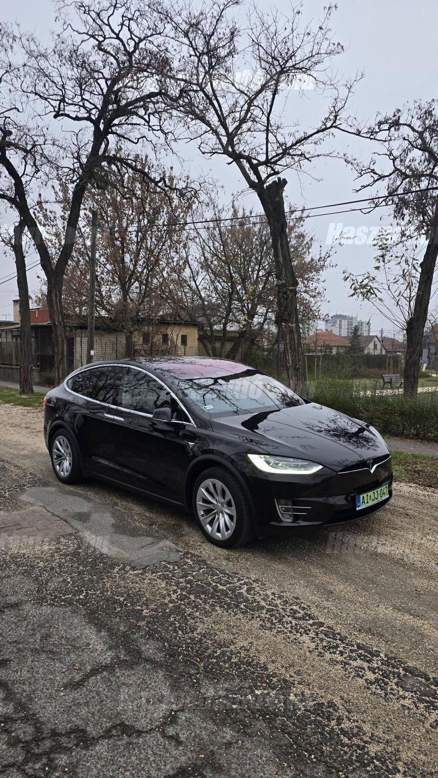 TESLA MODEL X 2018 - 1