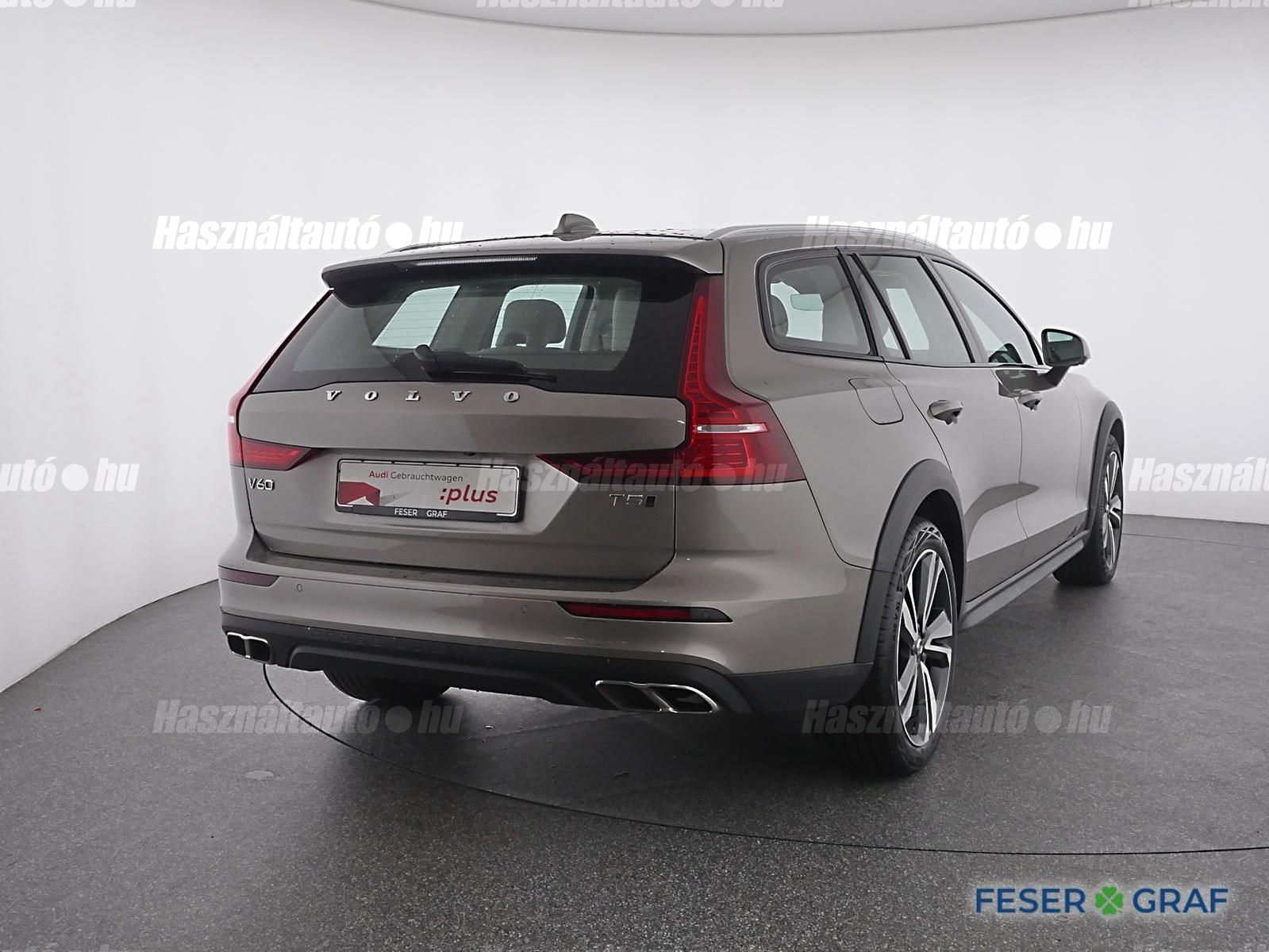 VOLVO V60 2020 - 1