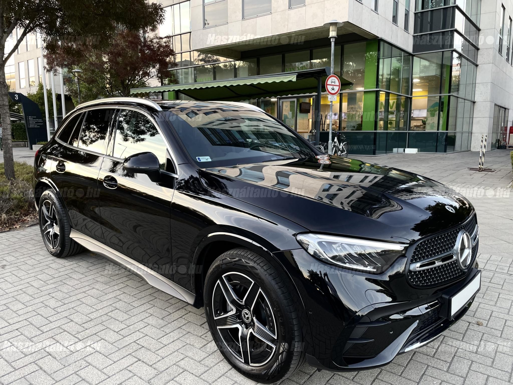 MERCEDES-BENZ GLC 200 2025/6 - 1