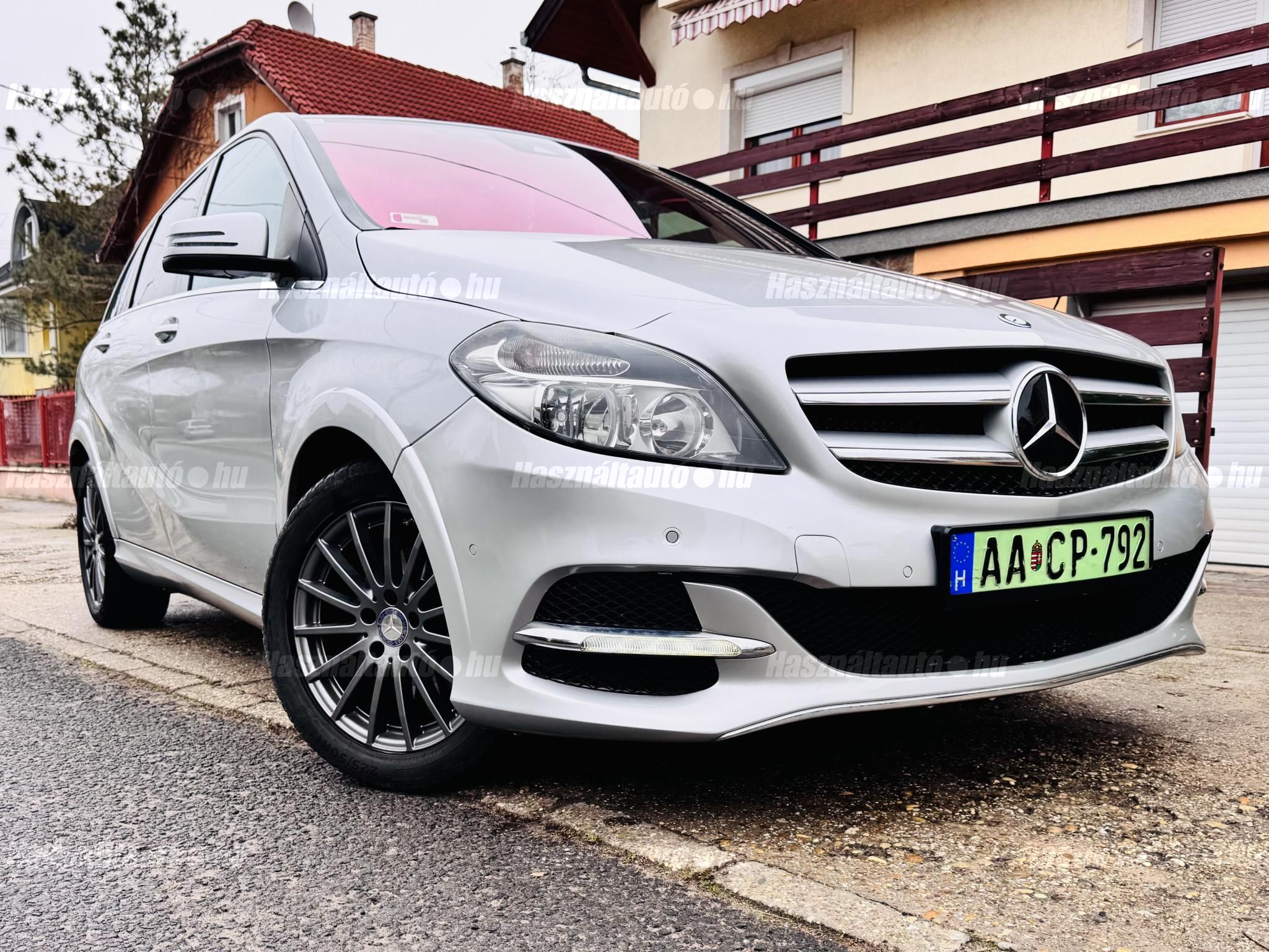 MERCEDES-BENZ B 250 E 2016/10 - 1