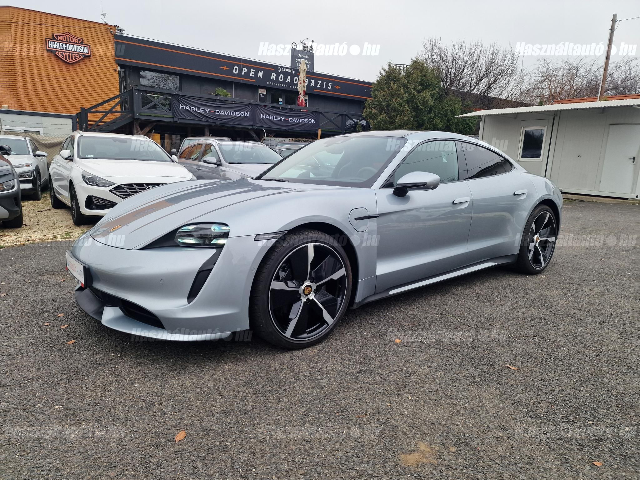 PORSCHE TAYCAN 2020/5 - 1