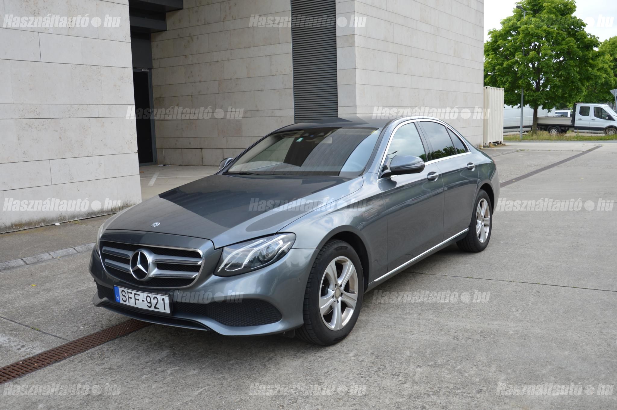 MERCEDES-BENZ E 220 2016/10 - 1