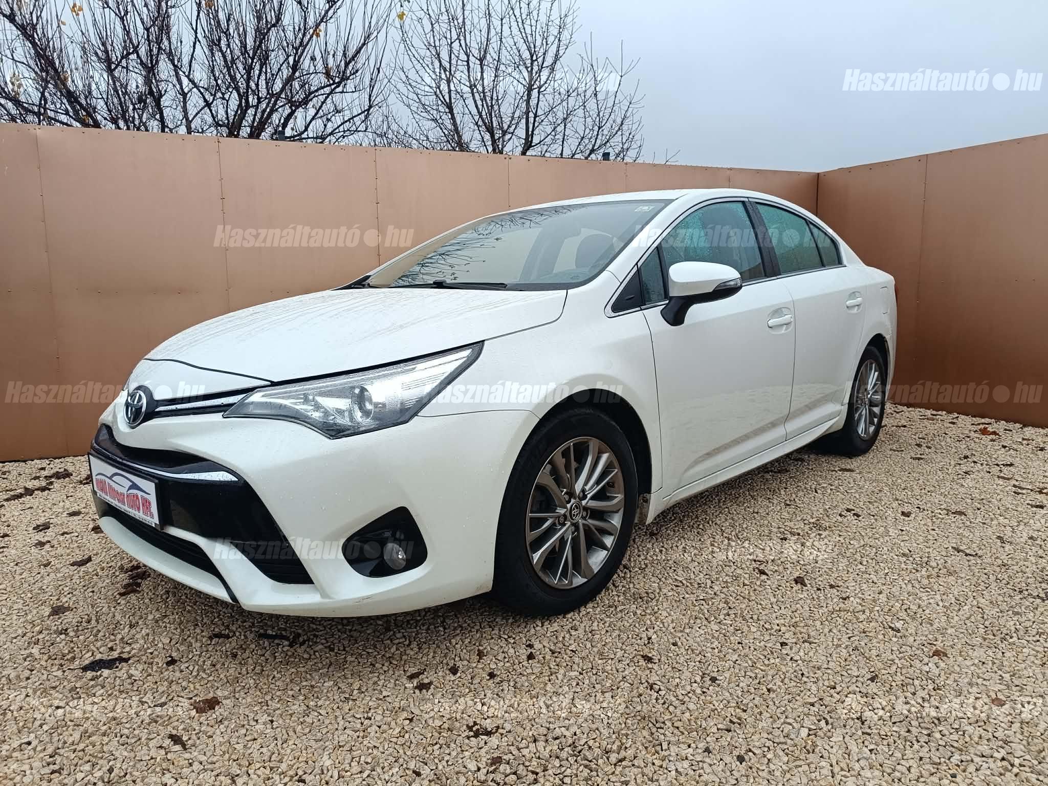 TOYOTA AVENSIS 2016/4 - 1
