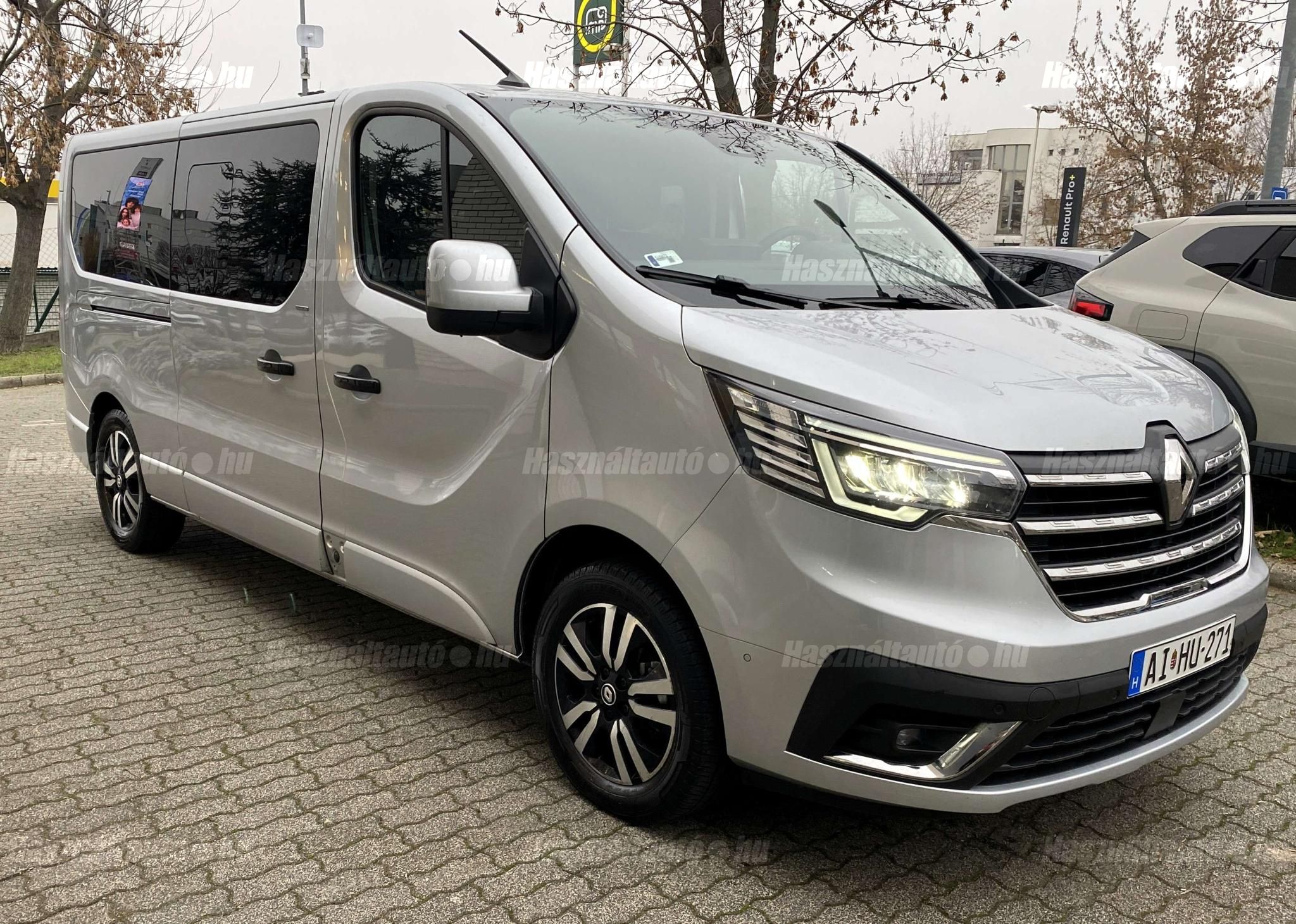 RENAULT TRAFIC 2024/11 - 1