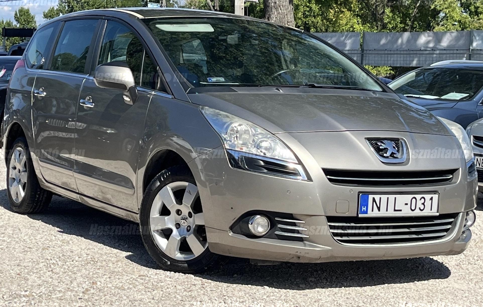 PEUGEOT 5008 2012 - 1