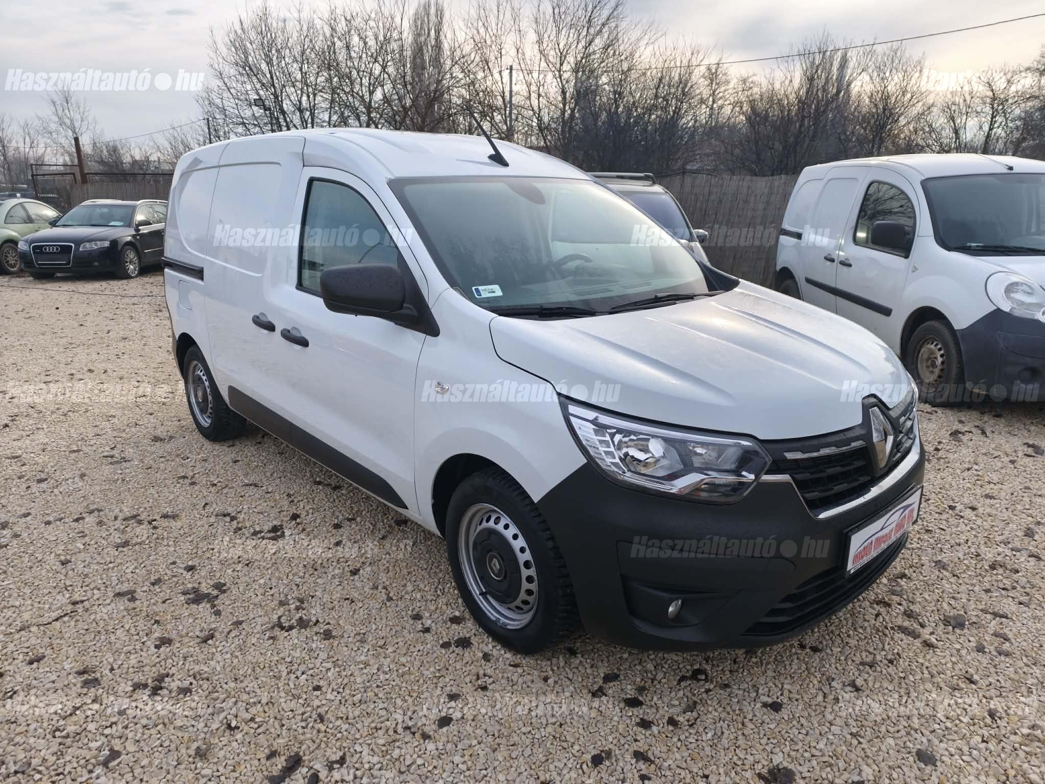 RENAULT EXPRESS 2022/6 - 1