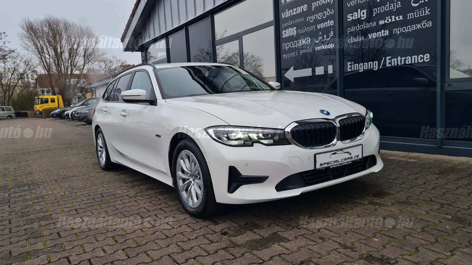 BMW 330 2022 - 1