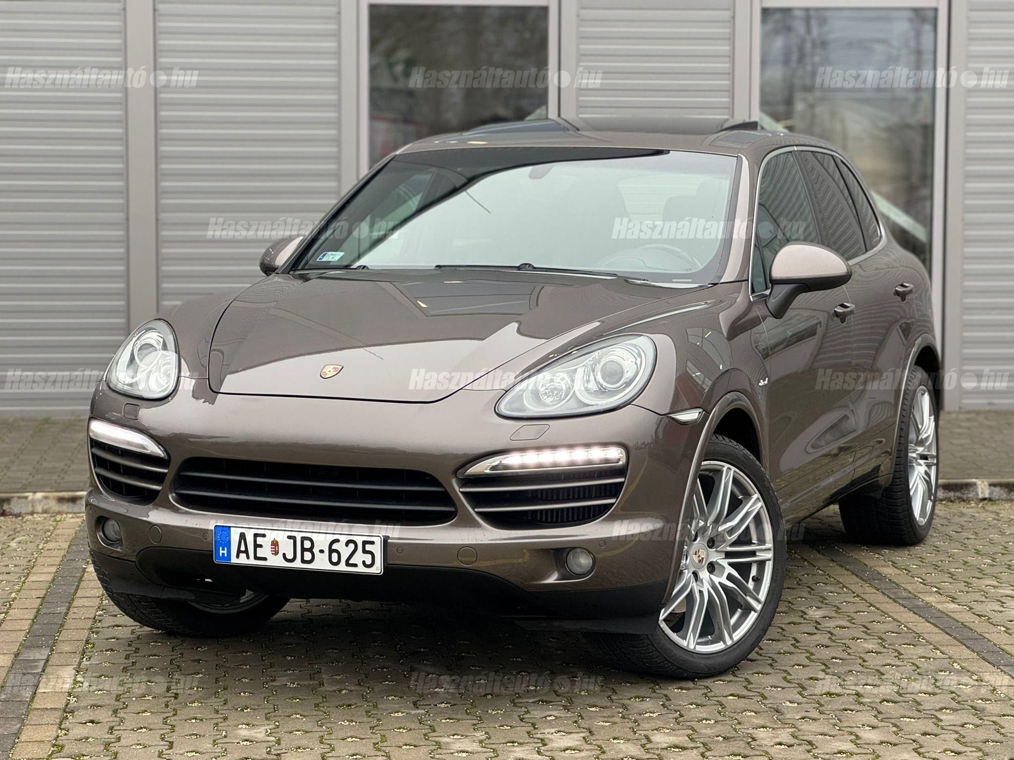 PORSCHE CAYENNE 2012 - 1