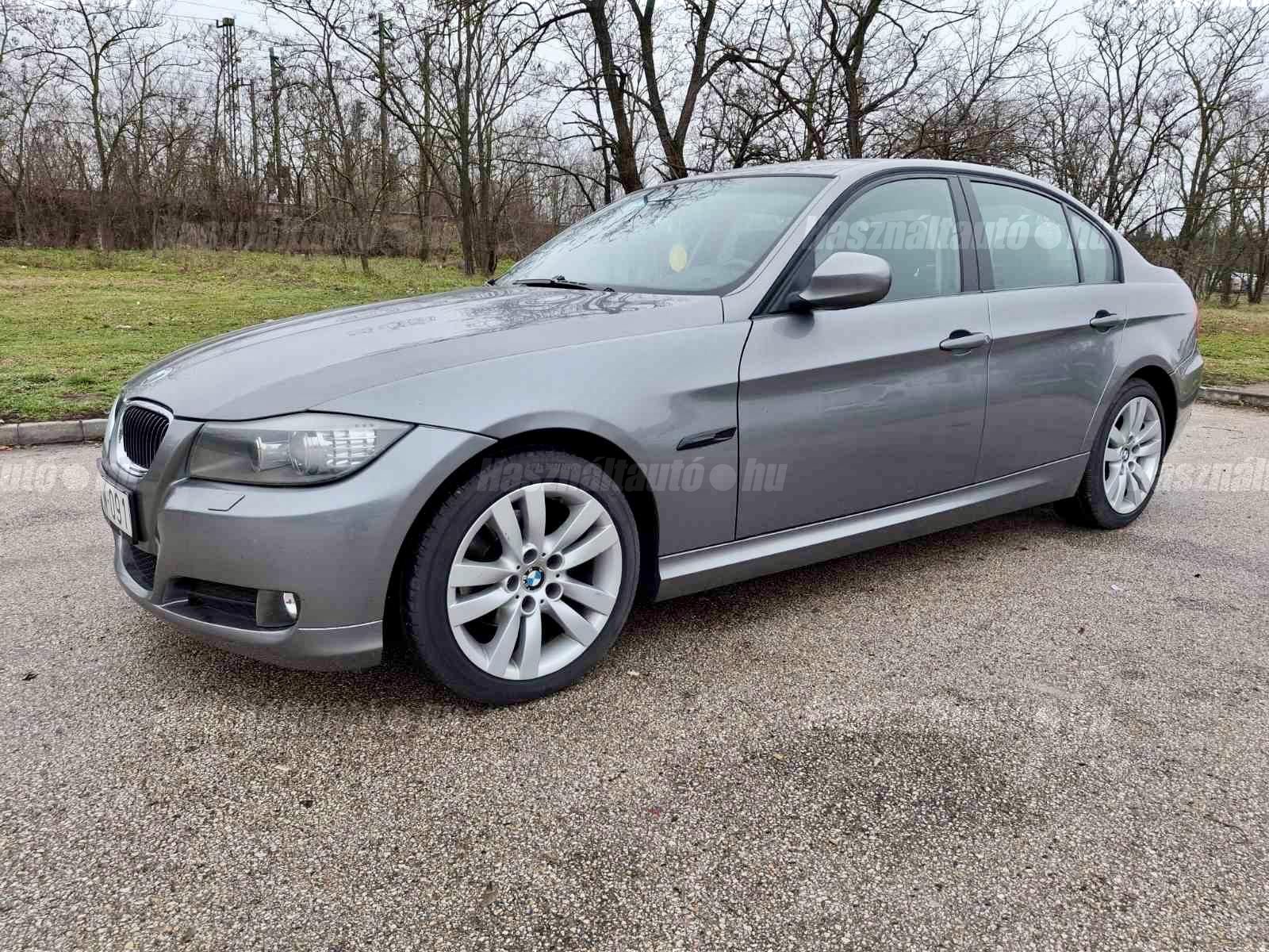 BMW 318 2010/3 - 1
