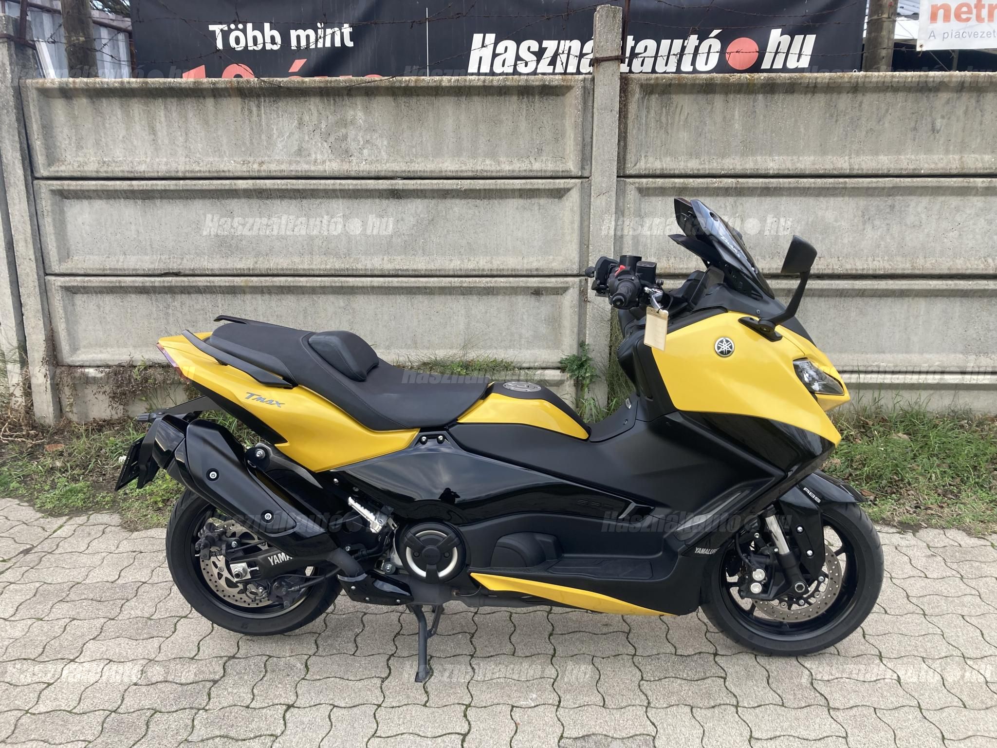YAMAHA TMAX 2022 - 1