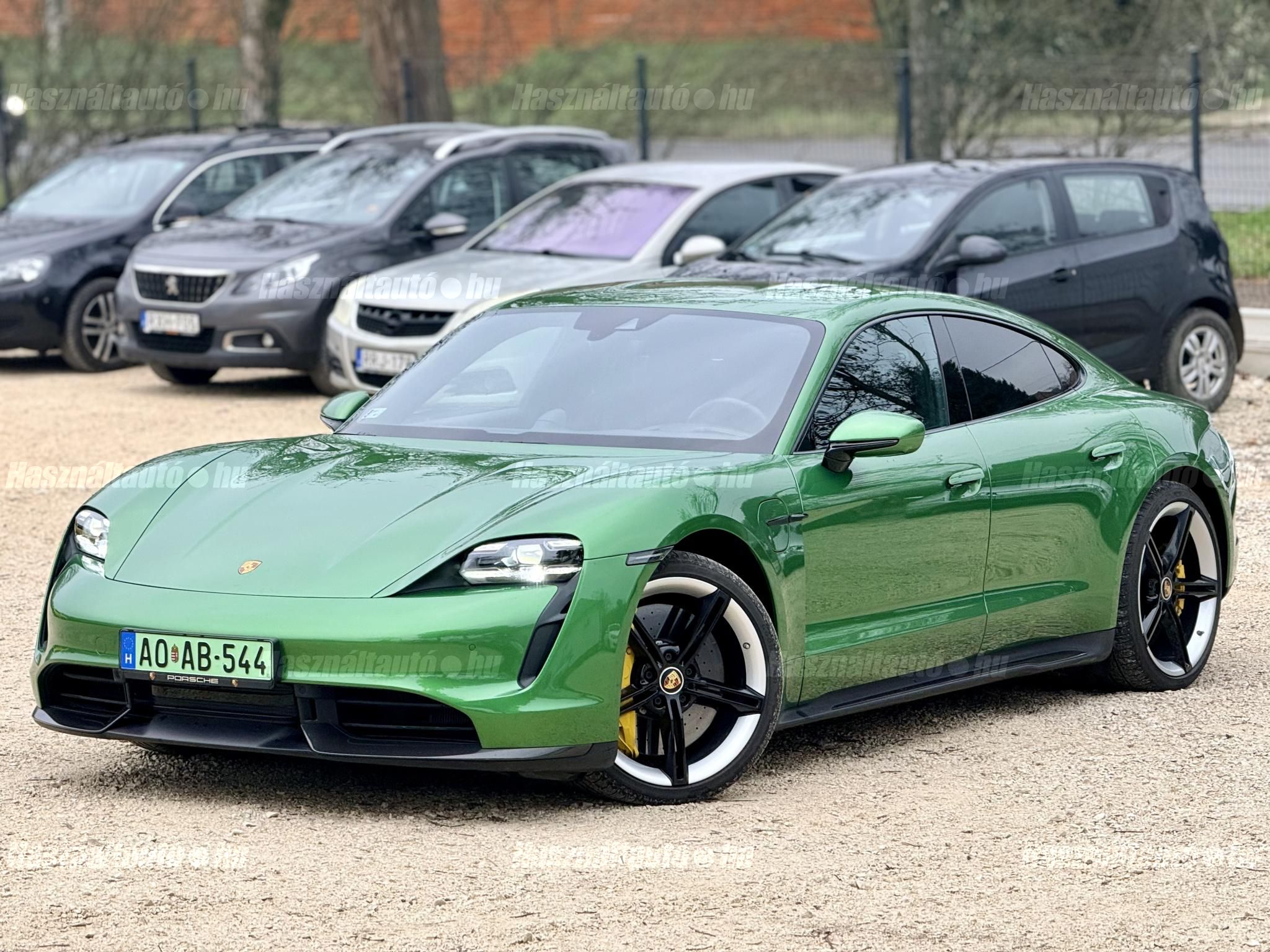 PORSCHE TAYCAN 2022/4 - 1