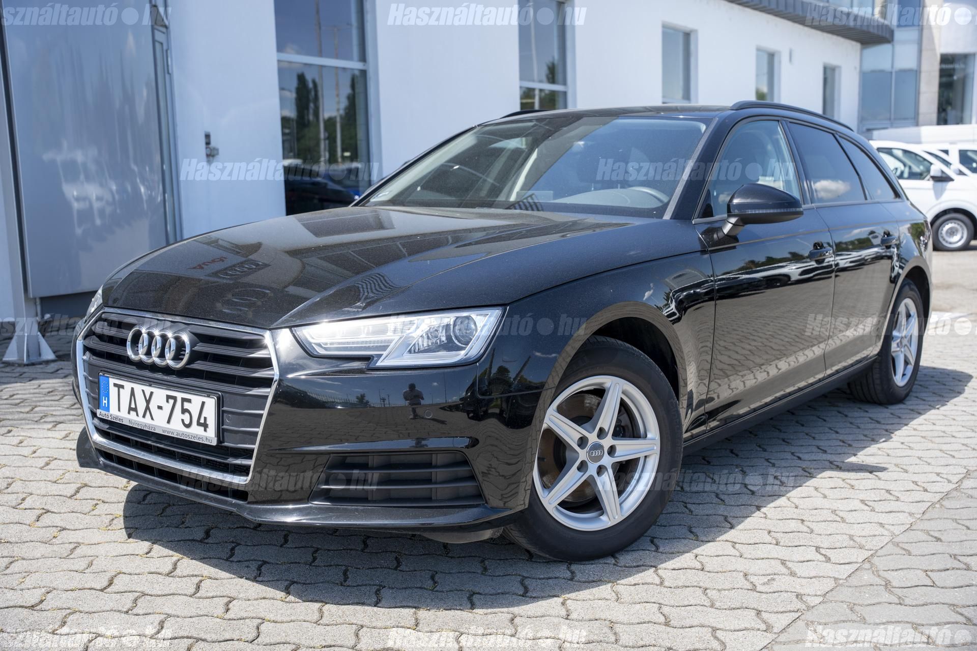 AUDI A4 2019/9 - 1