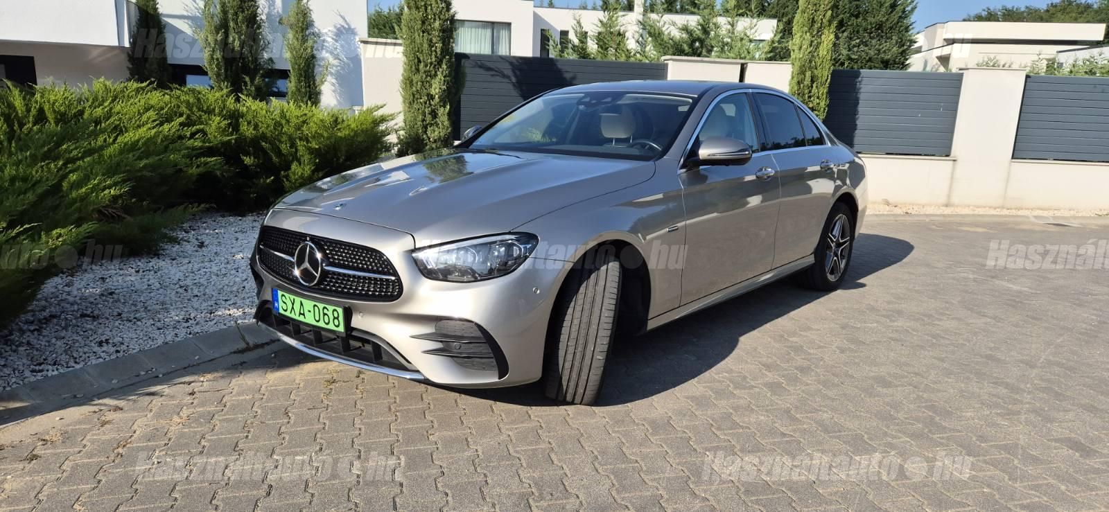MERCEDES-BENZ E 300 2021/9 - 1