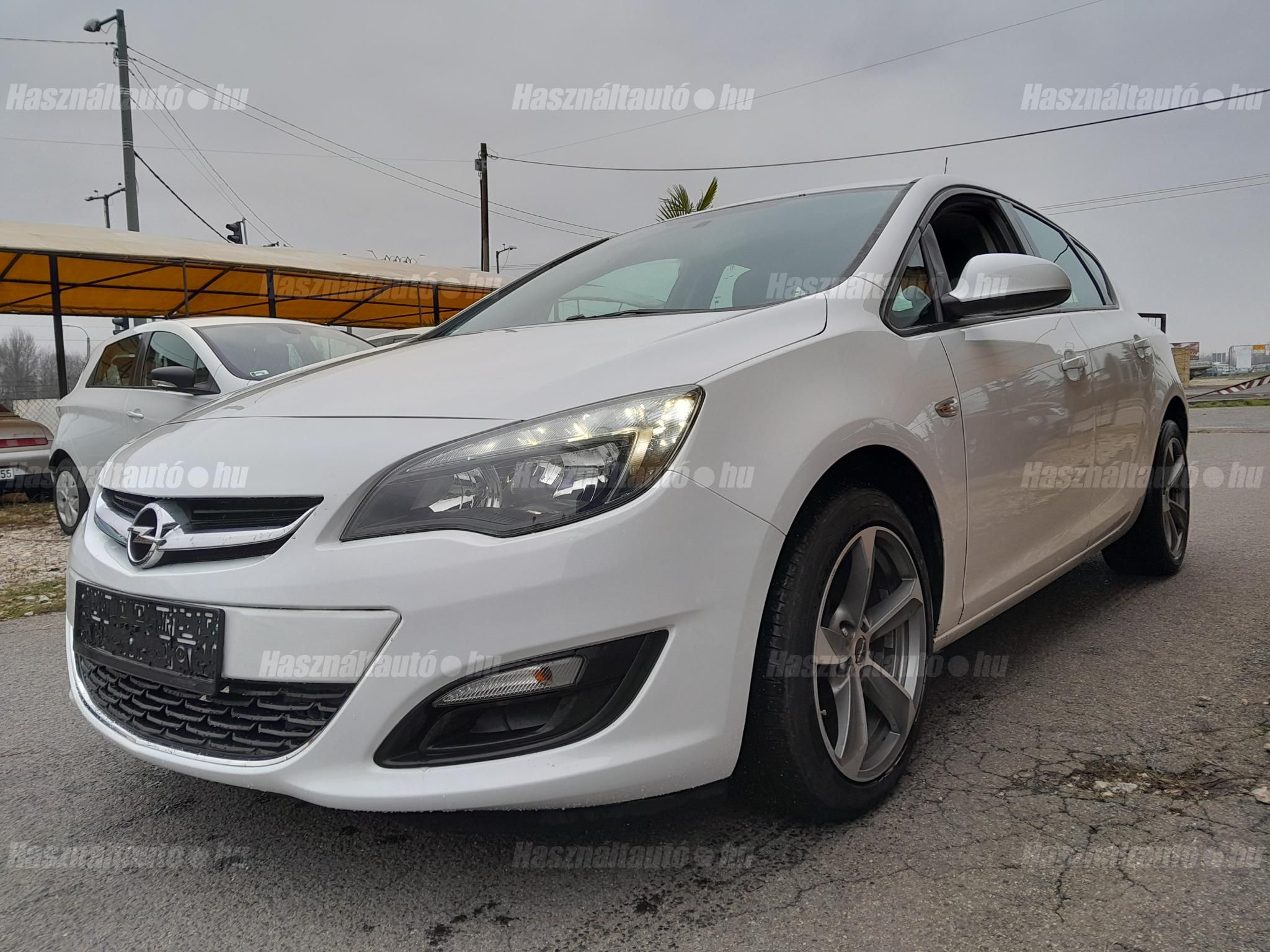 OPEL ASTRA J 2013/4 - 1