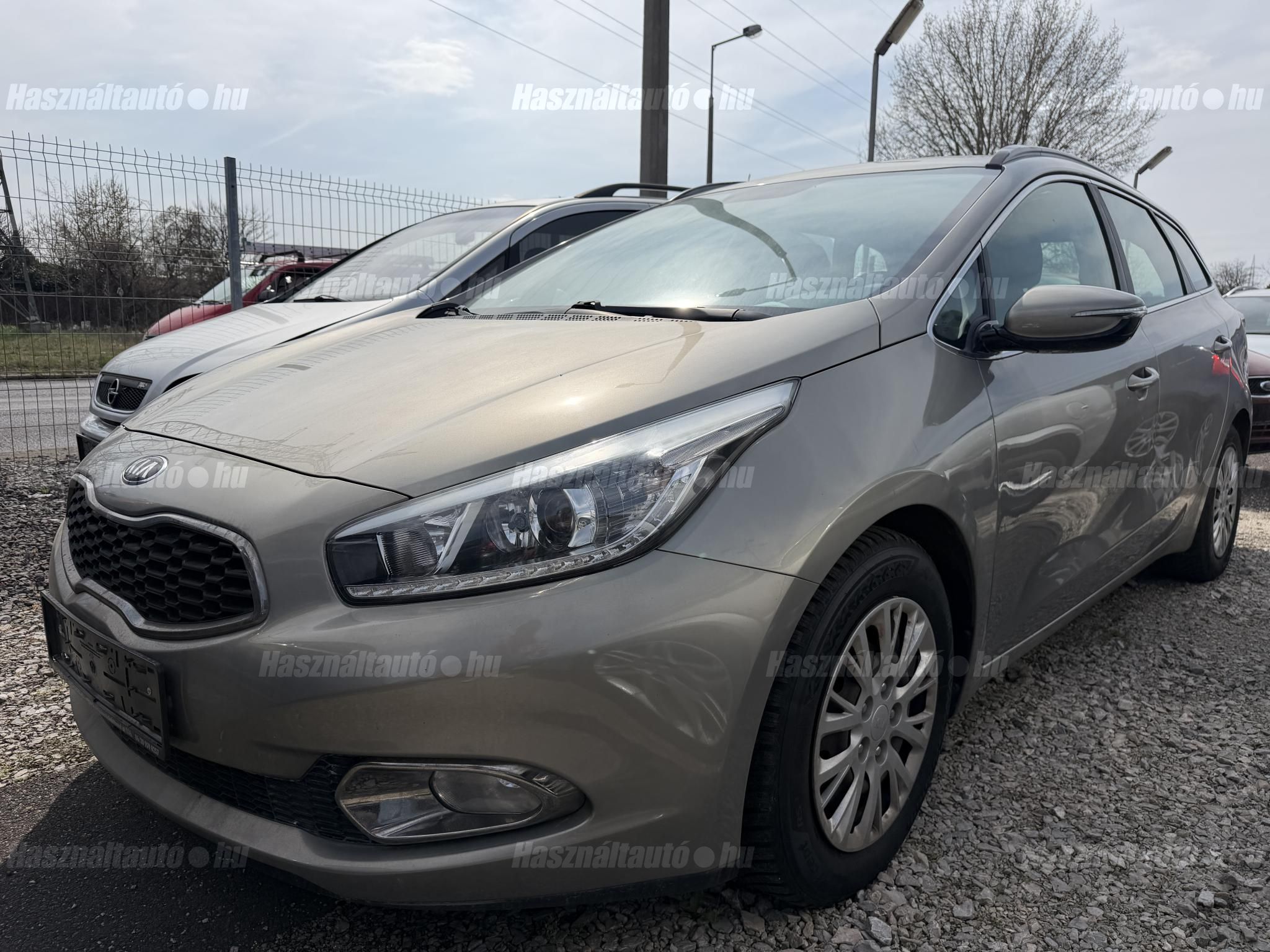KIA CEE'D 2014/5 - 1