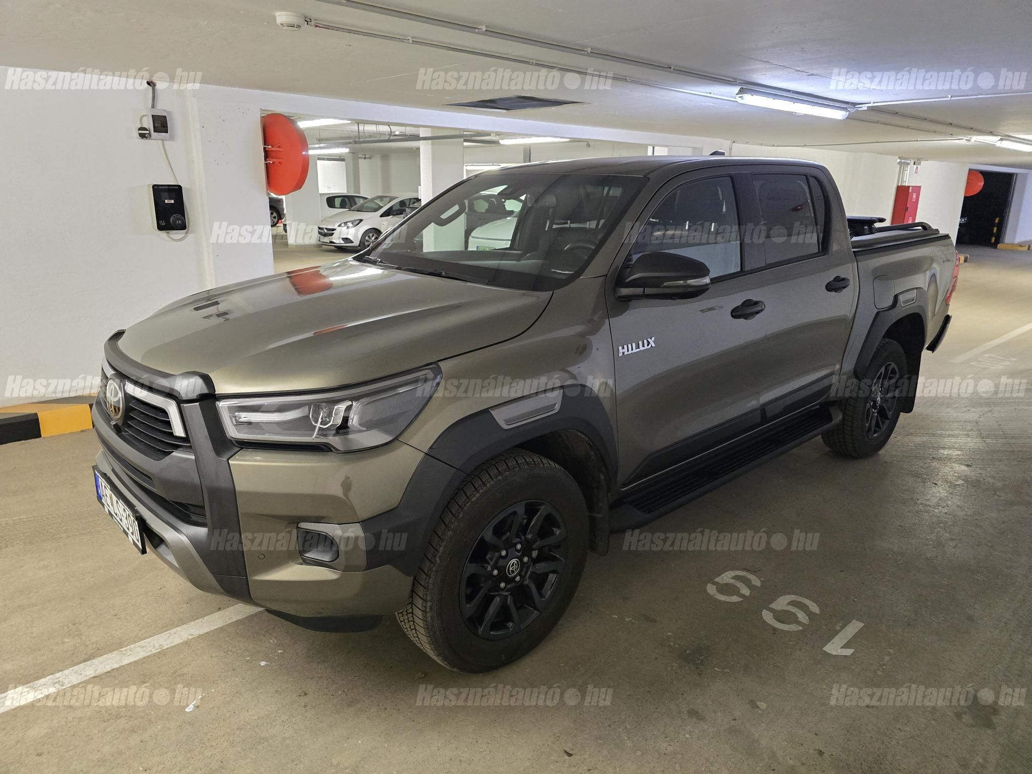 TOYOTA HILUX 2024/5 - 1