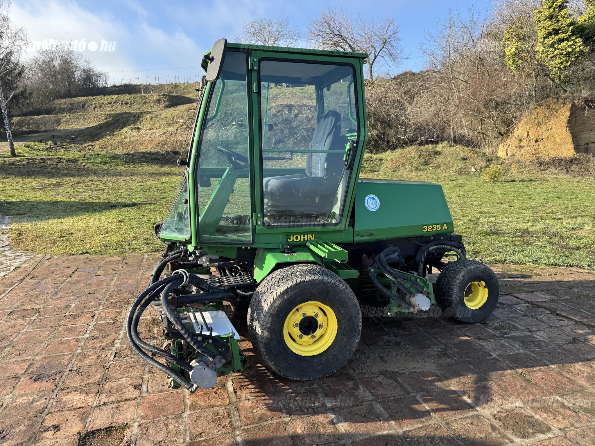 JOHN DEERE 2000 - 1