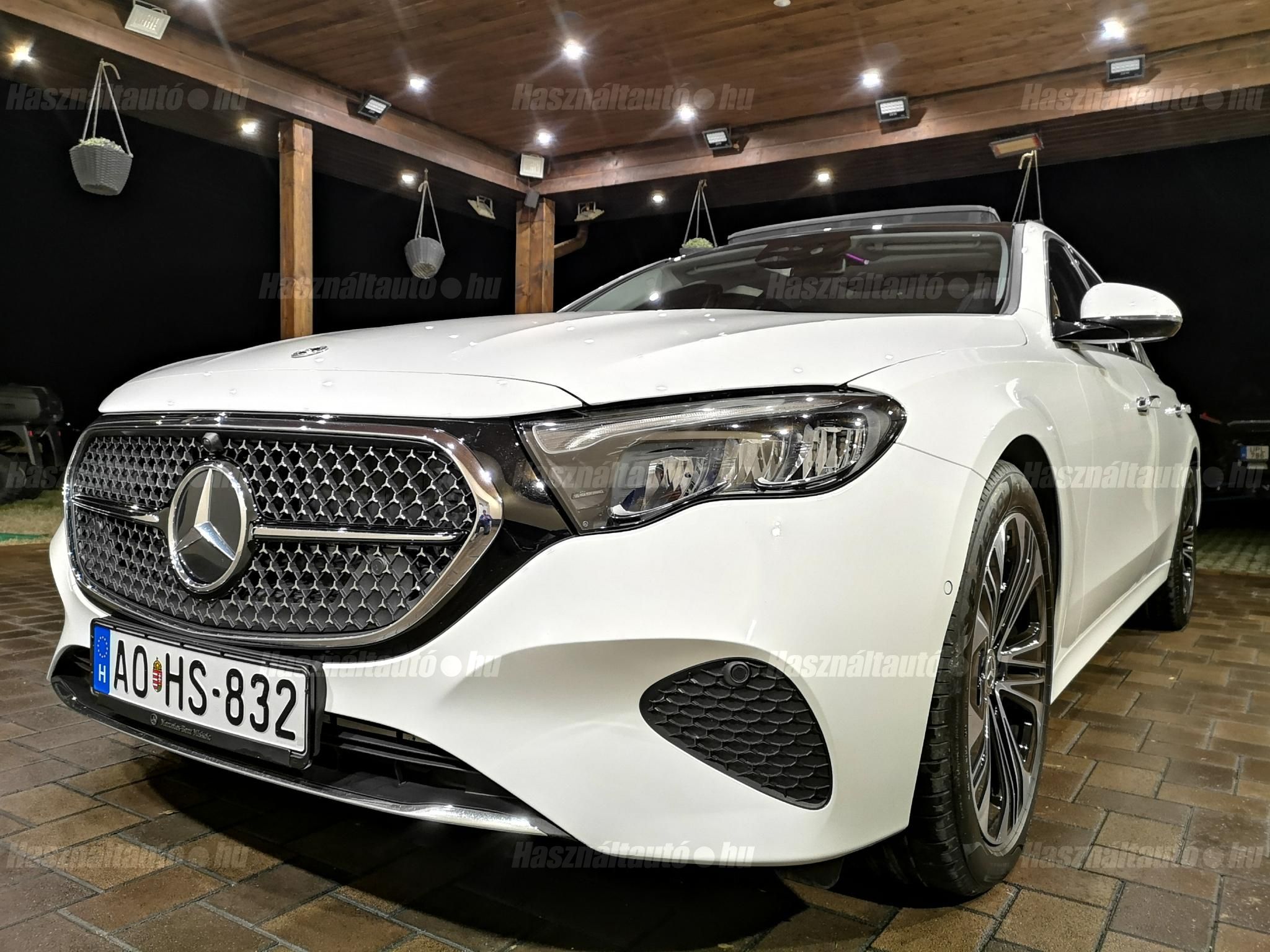 MERCEDES-BENZ E 220 2023/10 - 1