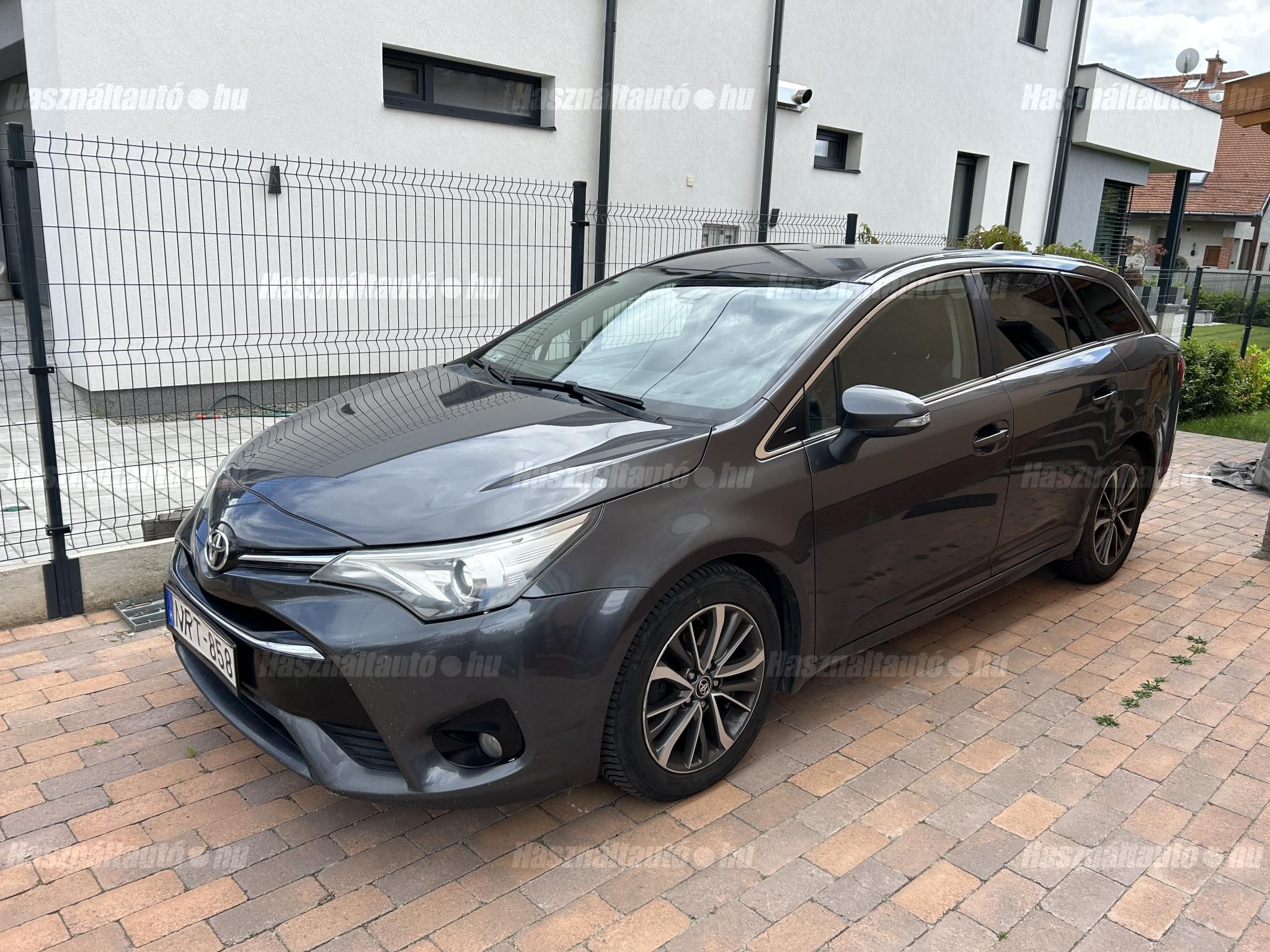 TOYOTA AVENSIS 2016/6 - 1