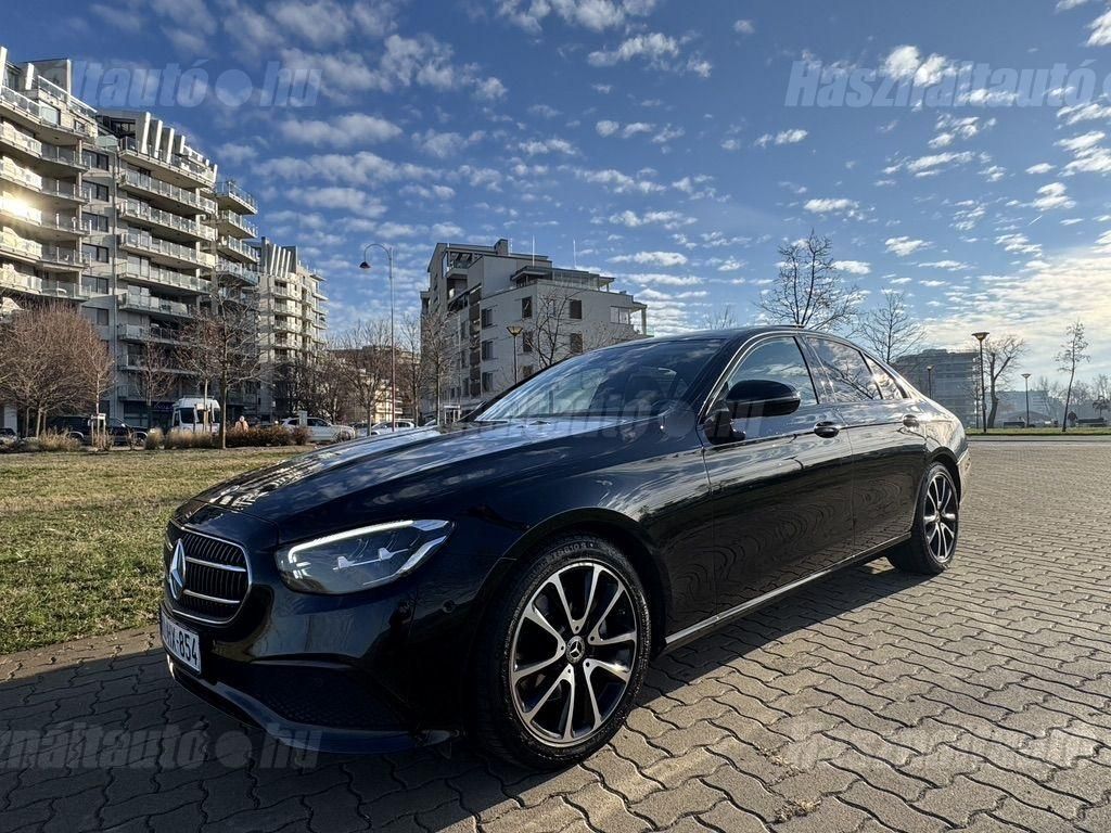 MERCEDES-BENZ E 220 2022/6 - 1