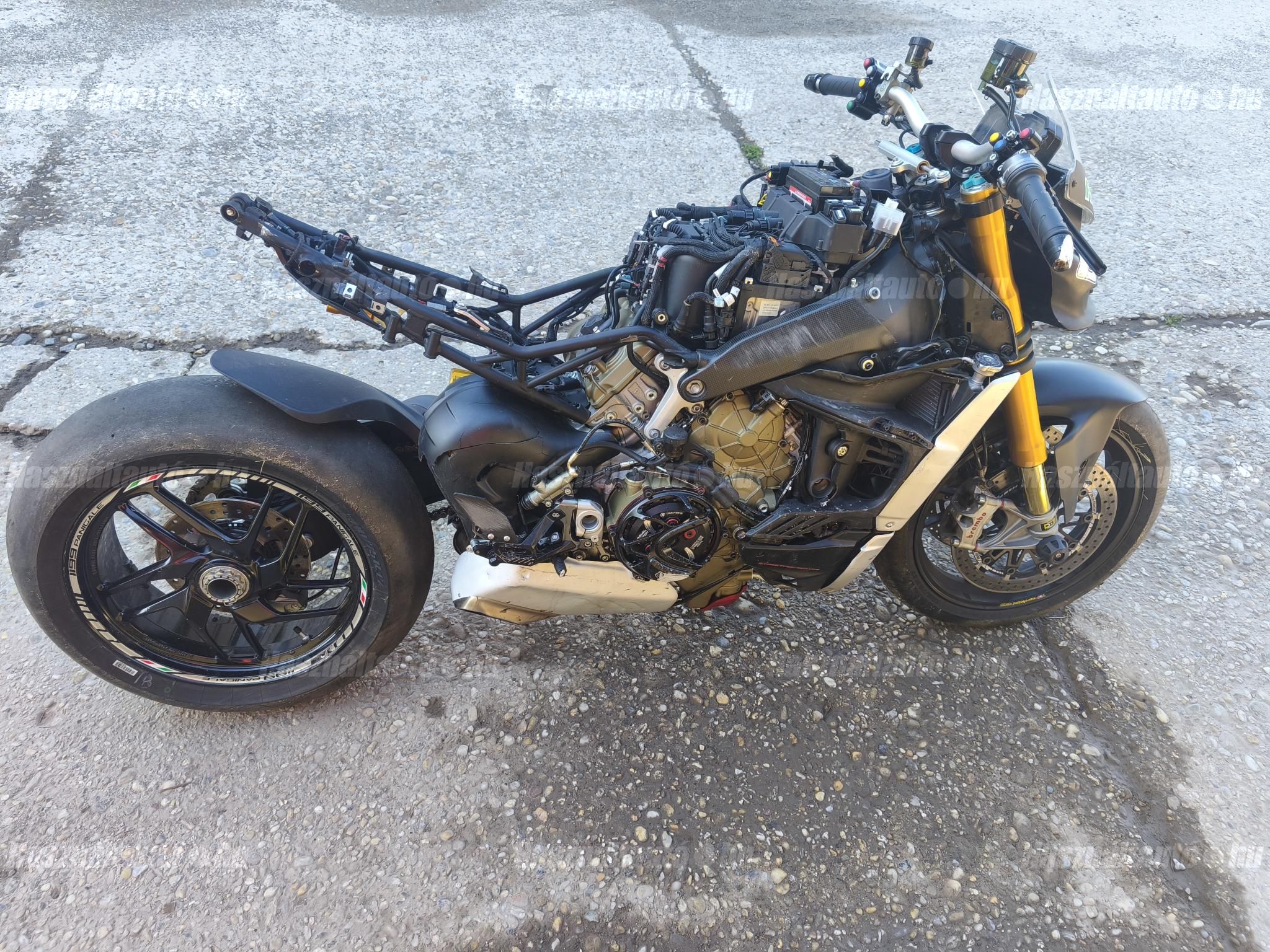 DUCATI STREETFIGHTER V4 2023/5 - 1