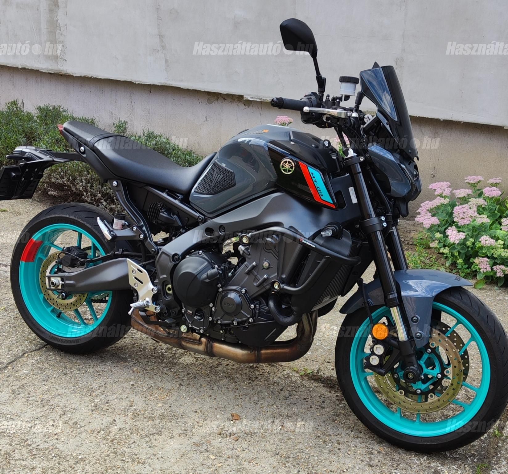 YAMAHA MT-09 2024/2 - 1