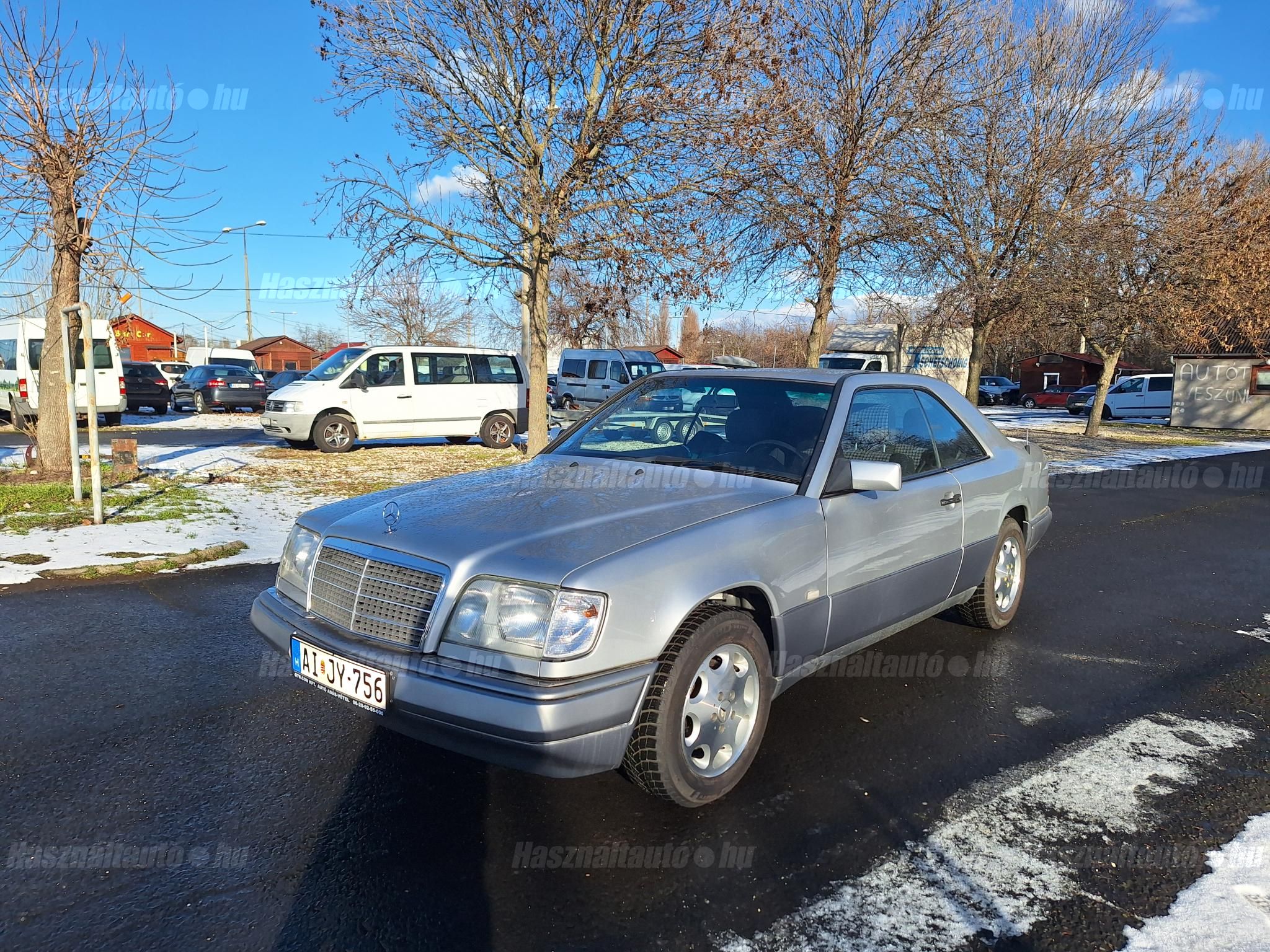 MERCEDES-BENZ E 220 1995/8 - 1