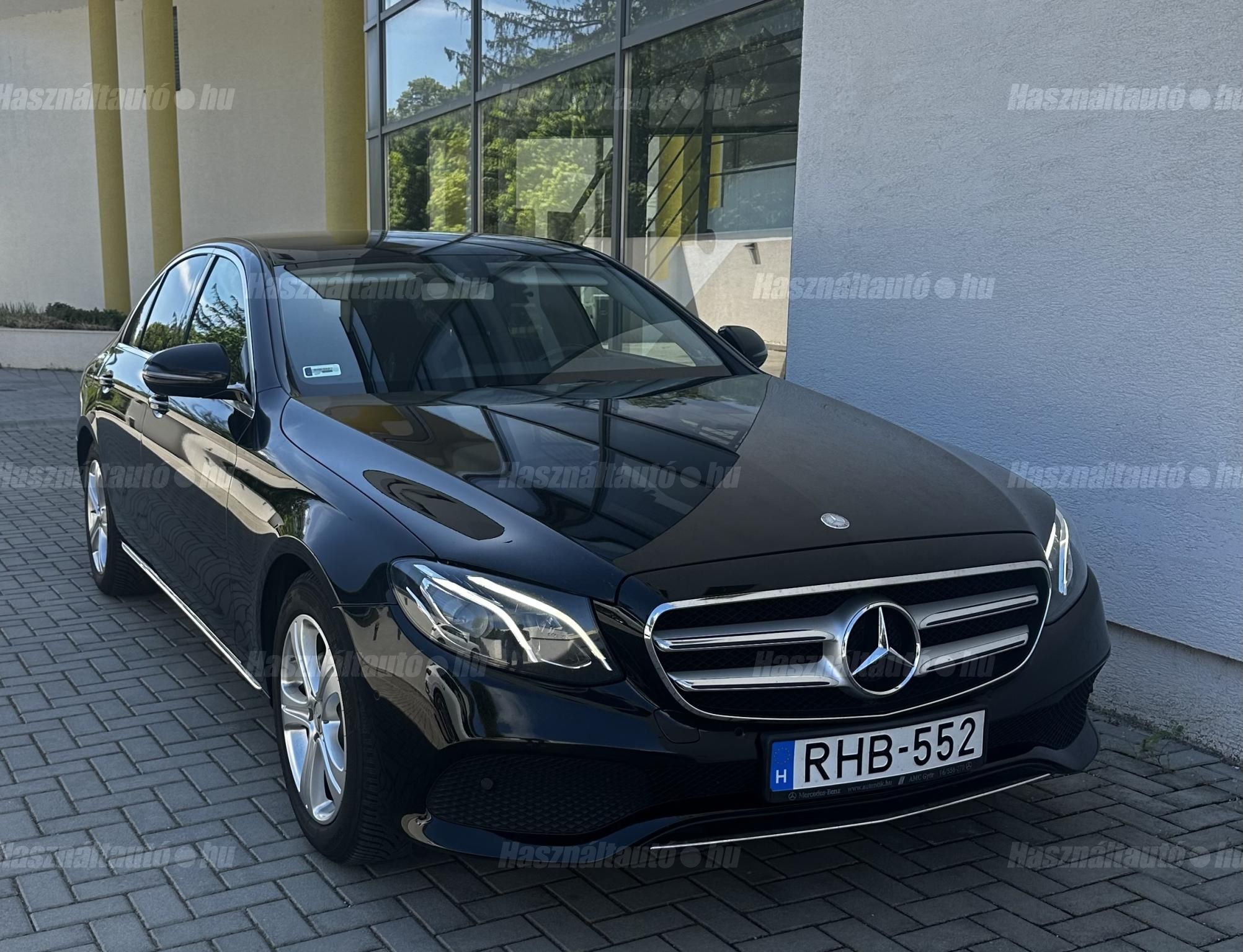MERCEDES-BENZ E 220 2016/8 - 1