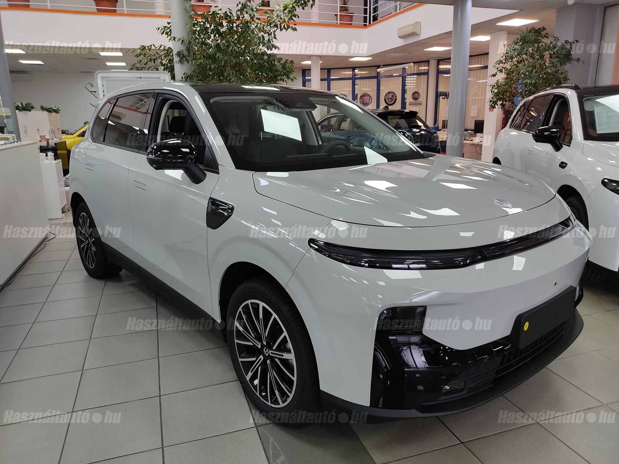 LEAPMOTOR B10 2025/12 - 1