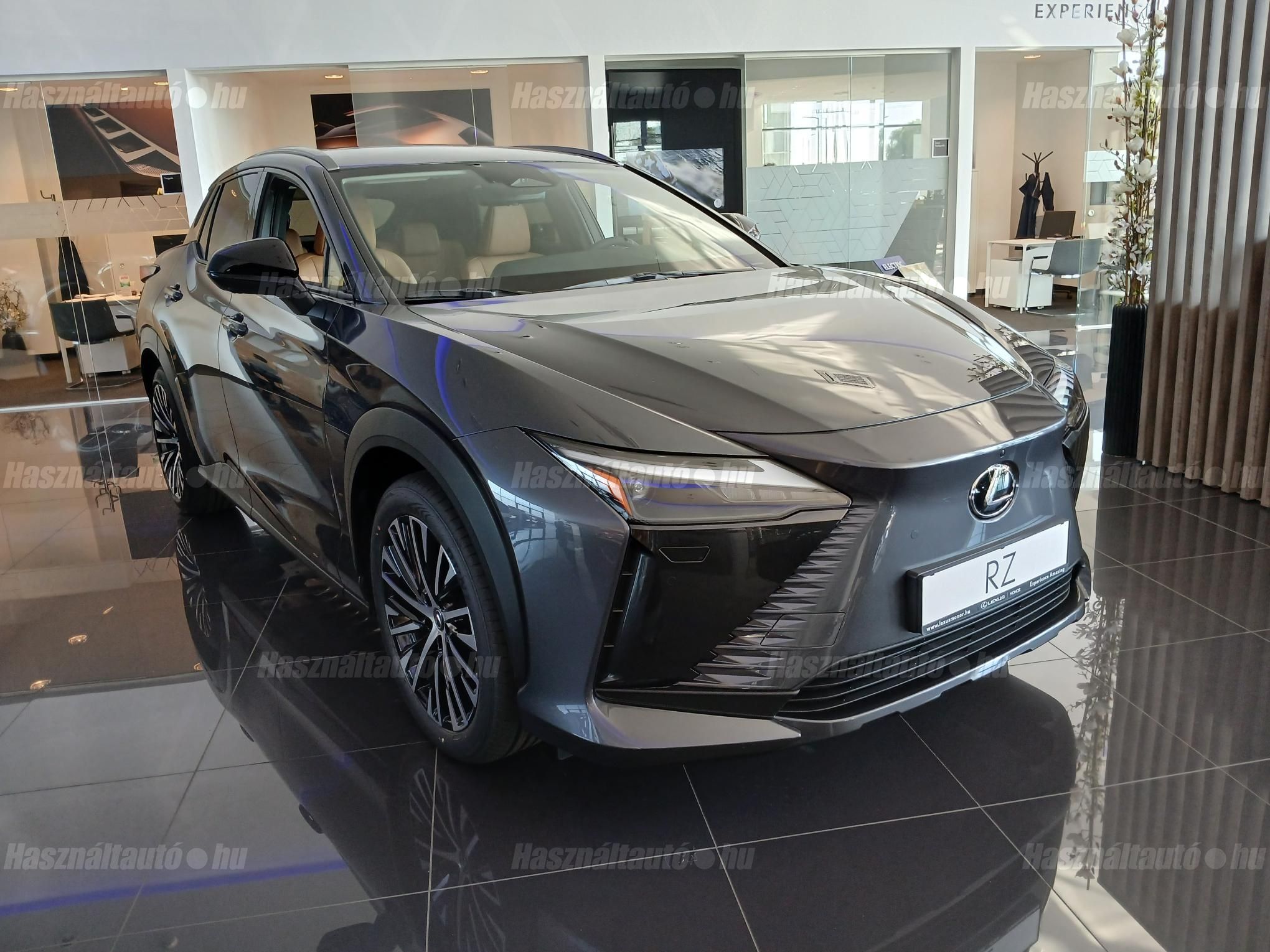 LEXUS RZ 2026/1 - 1