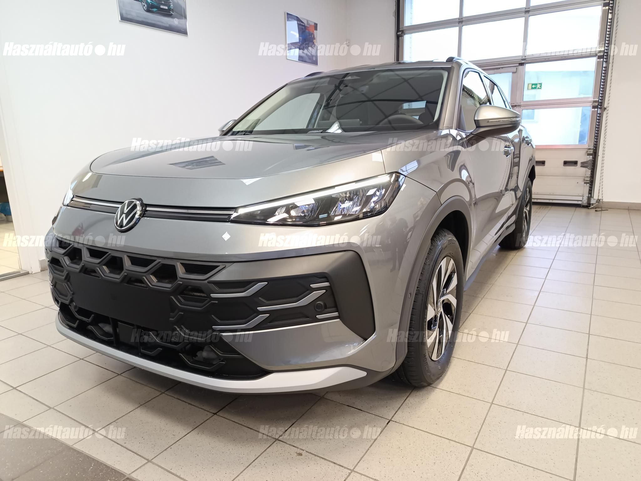 VOLKSWAGEN T-ROC 2025 - 1