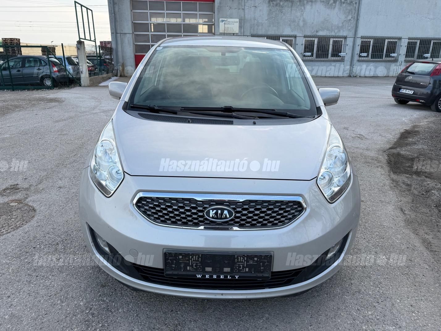 KIA VENGA 2011/10 - 1