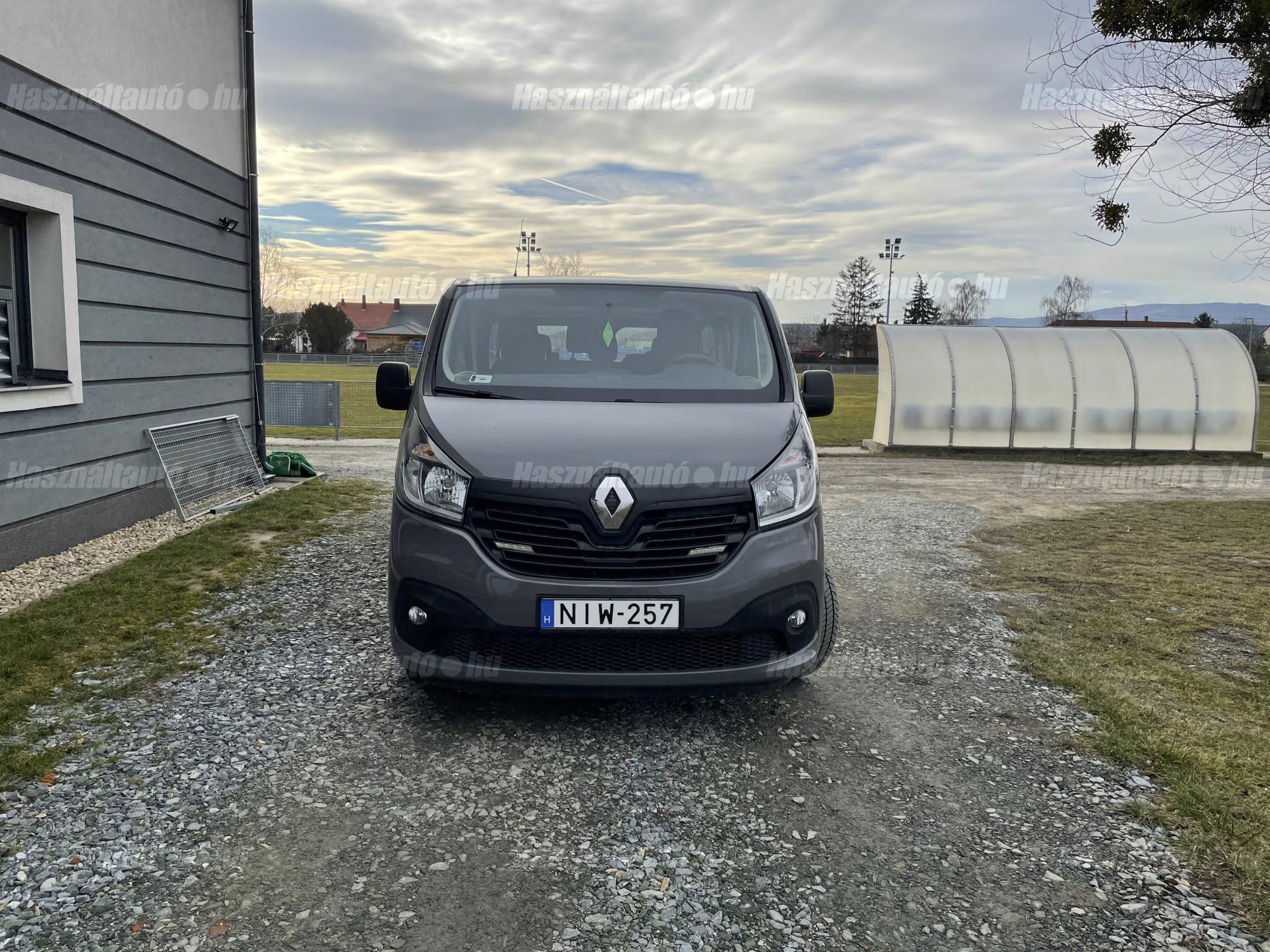 RENAULT TRAFIC 2015/10 - 1