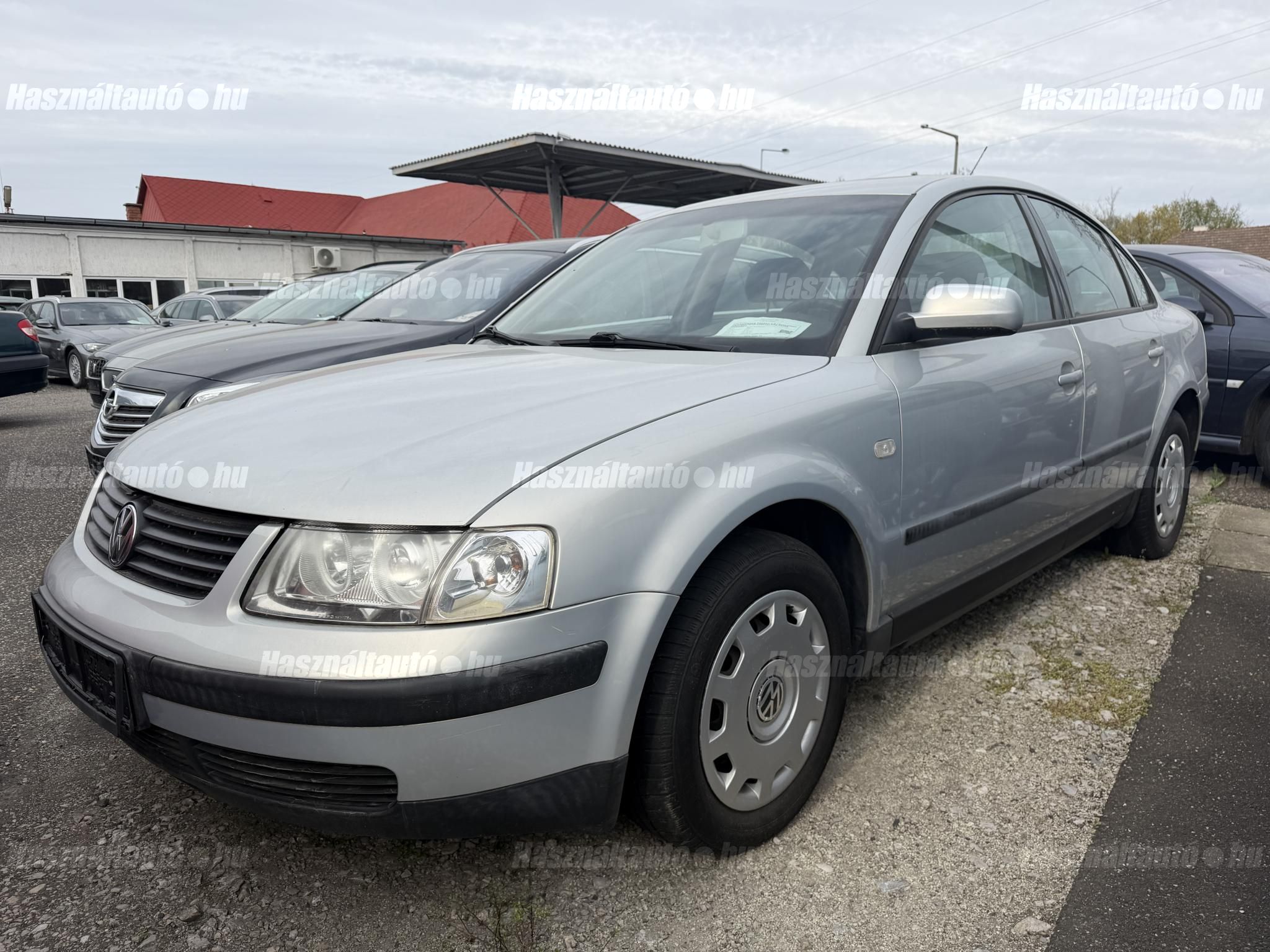 VOLKSWAGEN PASSAT 2000/6 - 1