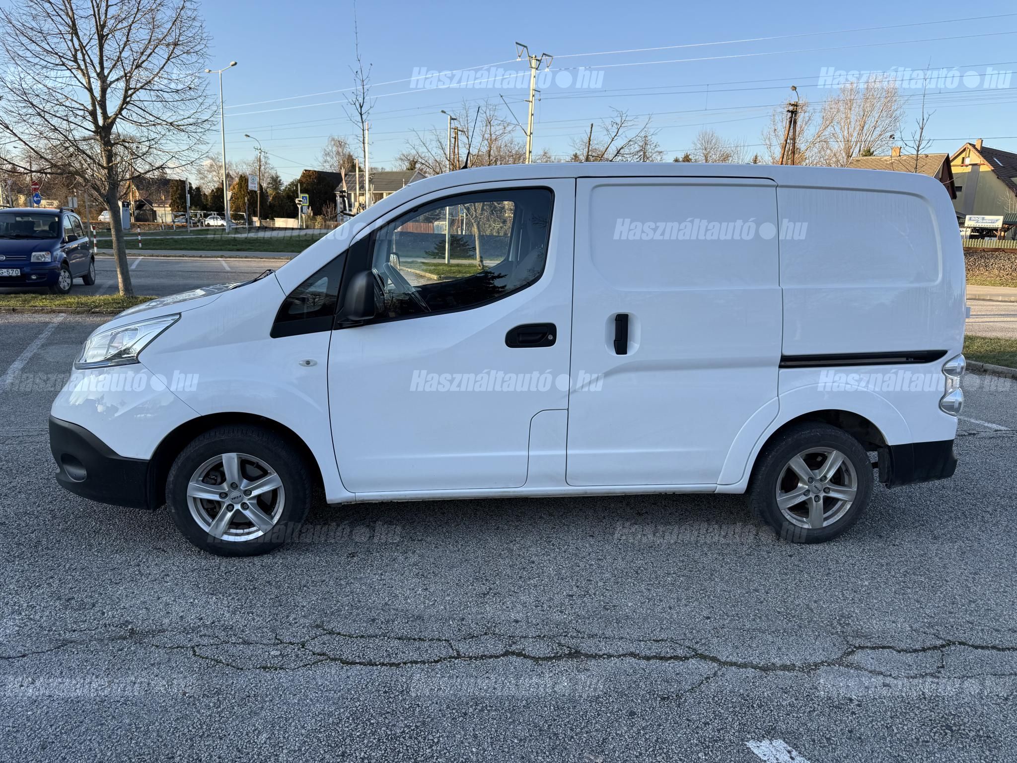 NISSAN NV200 2018/9 - 1