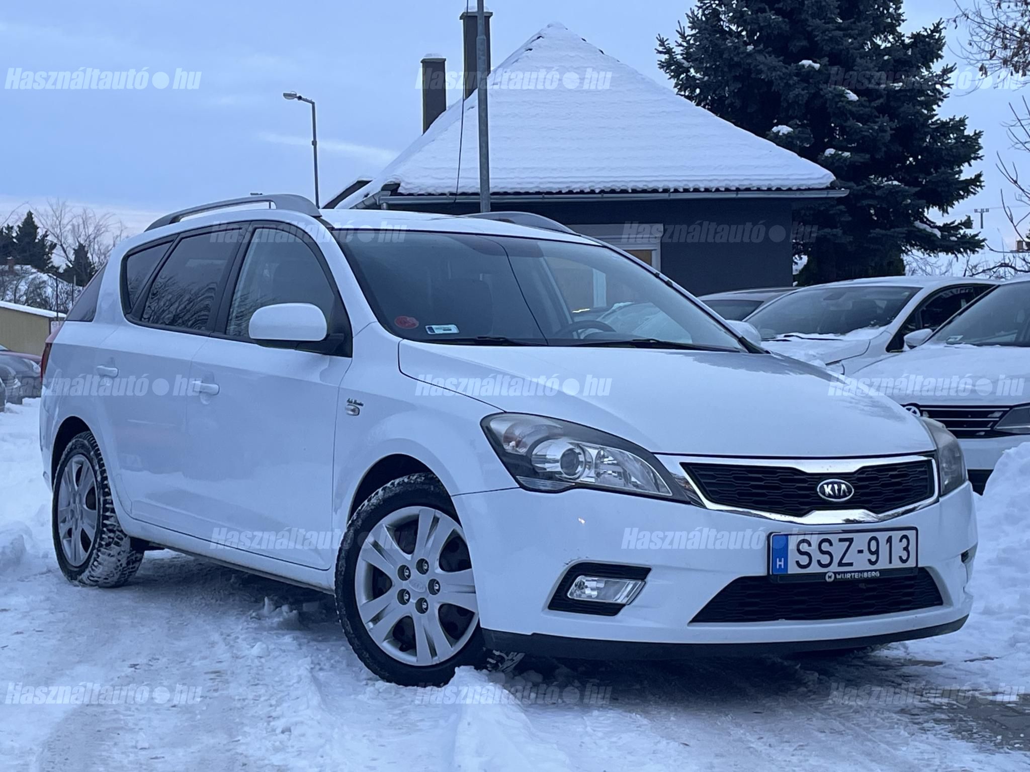 KIA CEE'D 2011/10 - 1