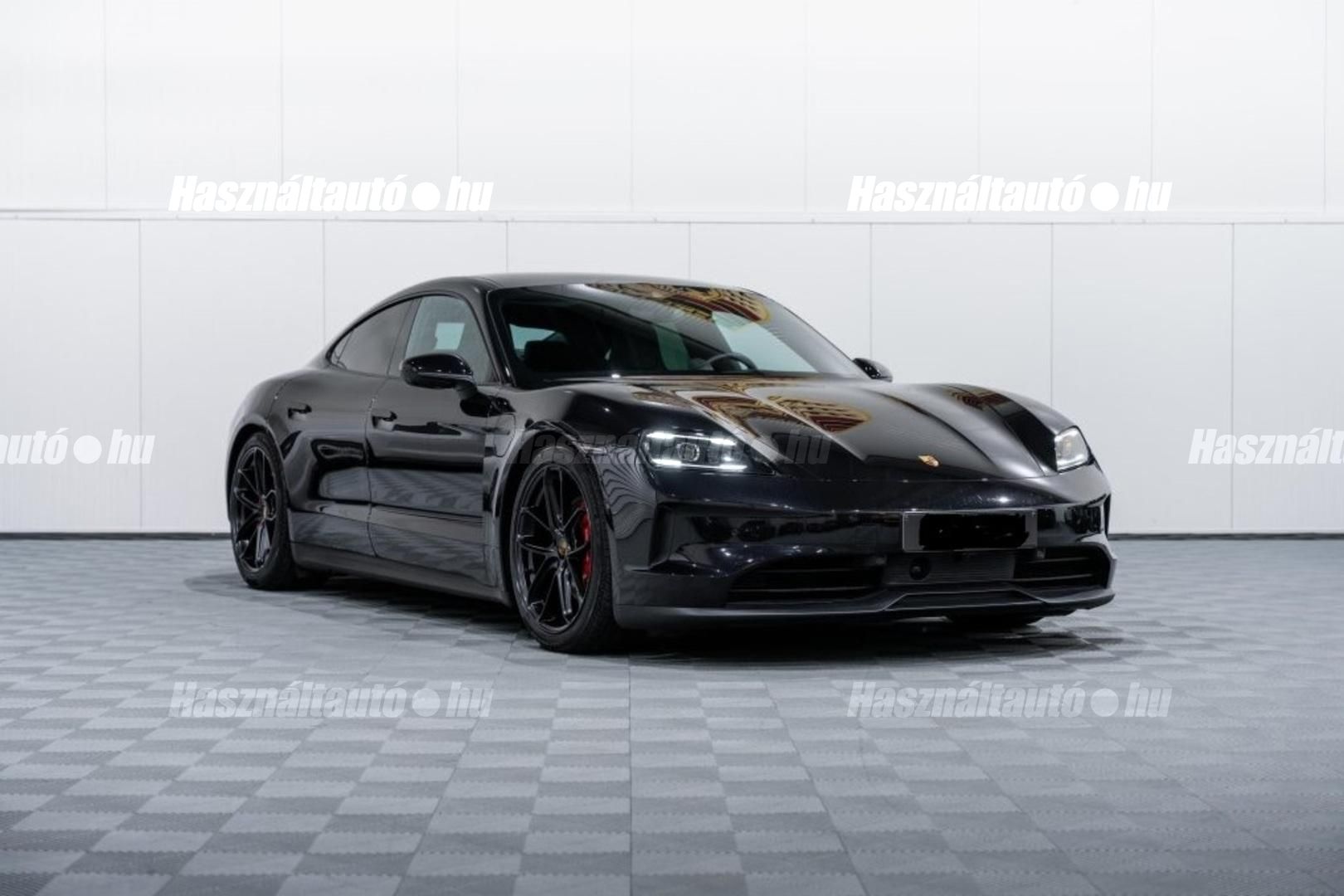 PORSCHE TAYCAN 2024/9 - 1