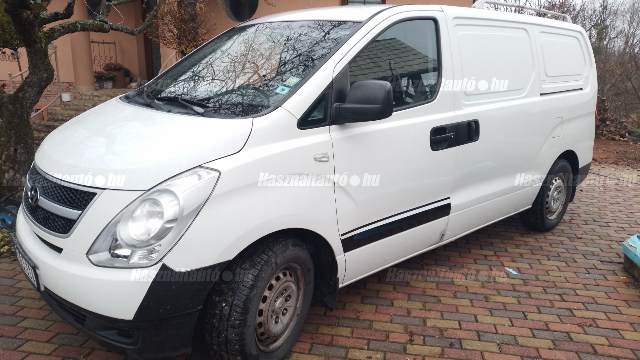 HYUNDAI H-1 2010/11 - 1