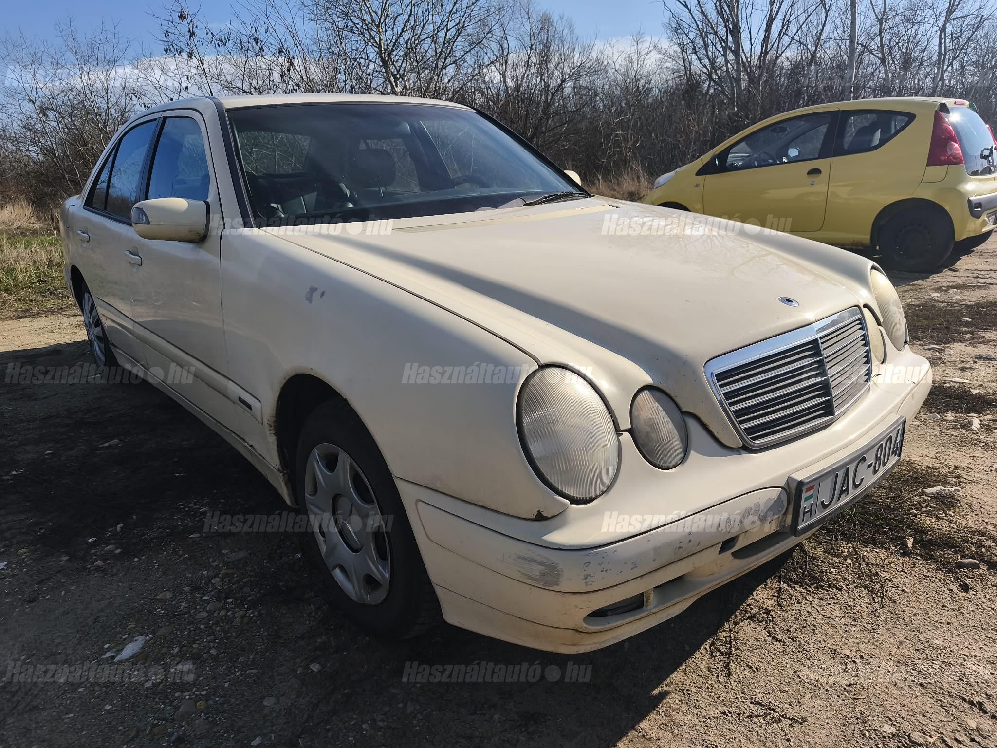 MERCEDES-BENZ E 200 2012/6 - 1