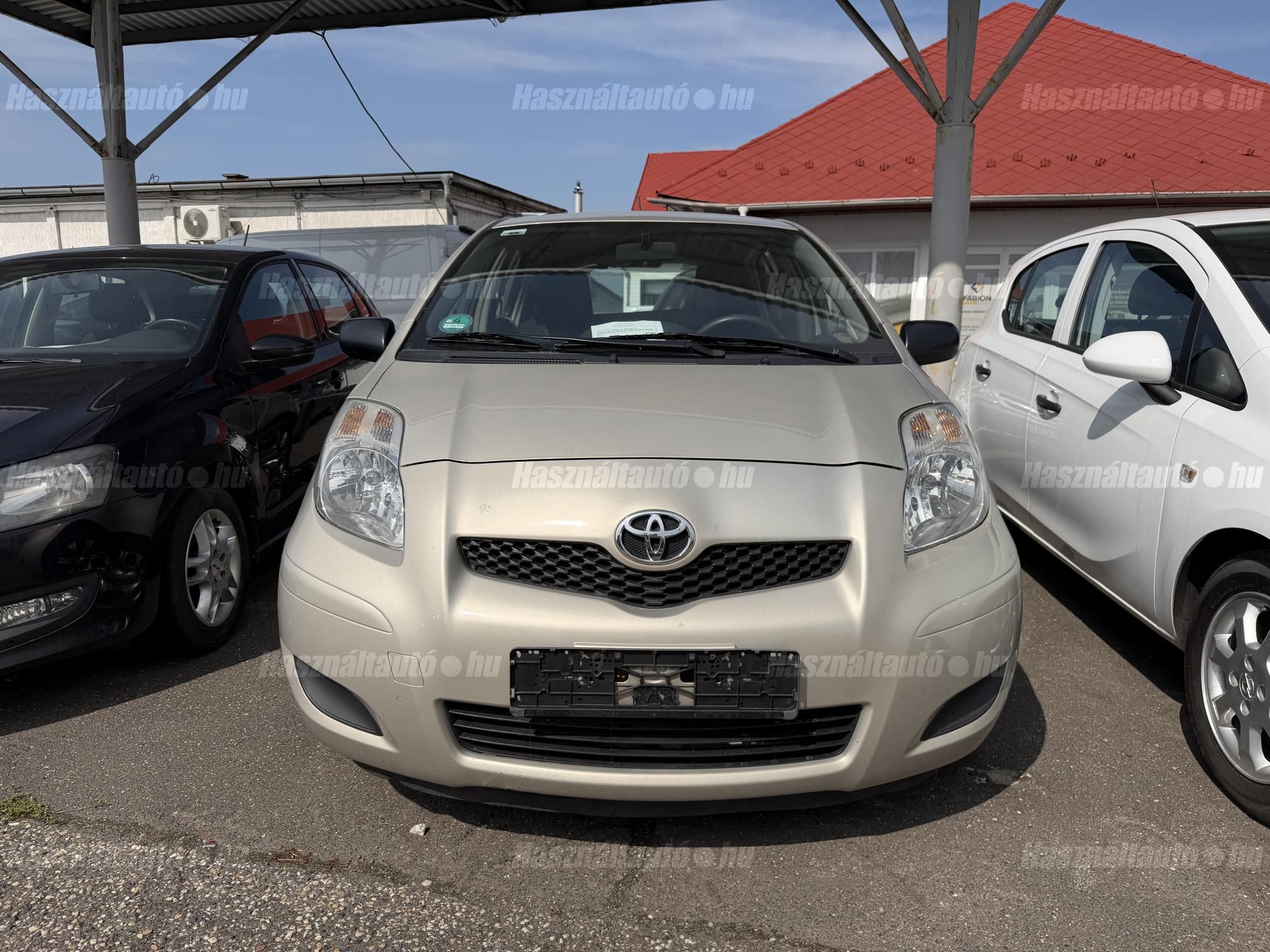 TOYOTA YARIS 2009/12 - 1