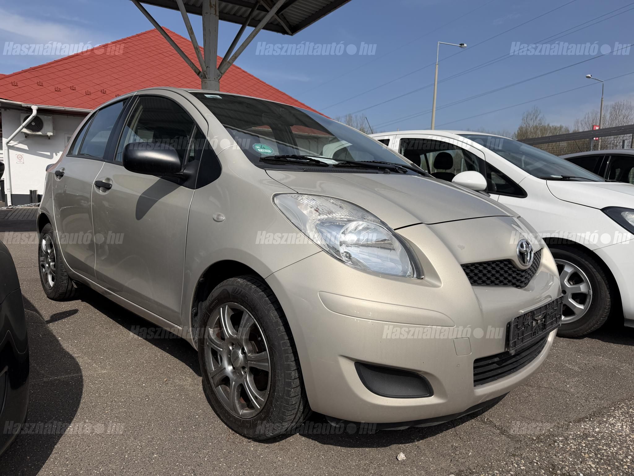 TOYOTA YARIS 2009/12 - 1