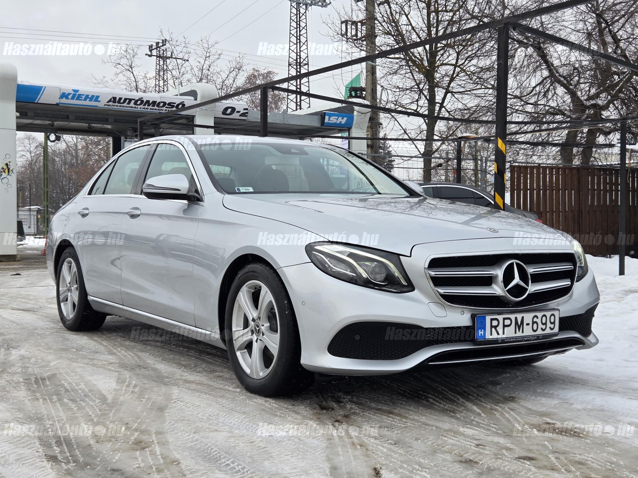 MERCEDES-BENZ E 220 2017/10 - 1