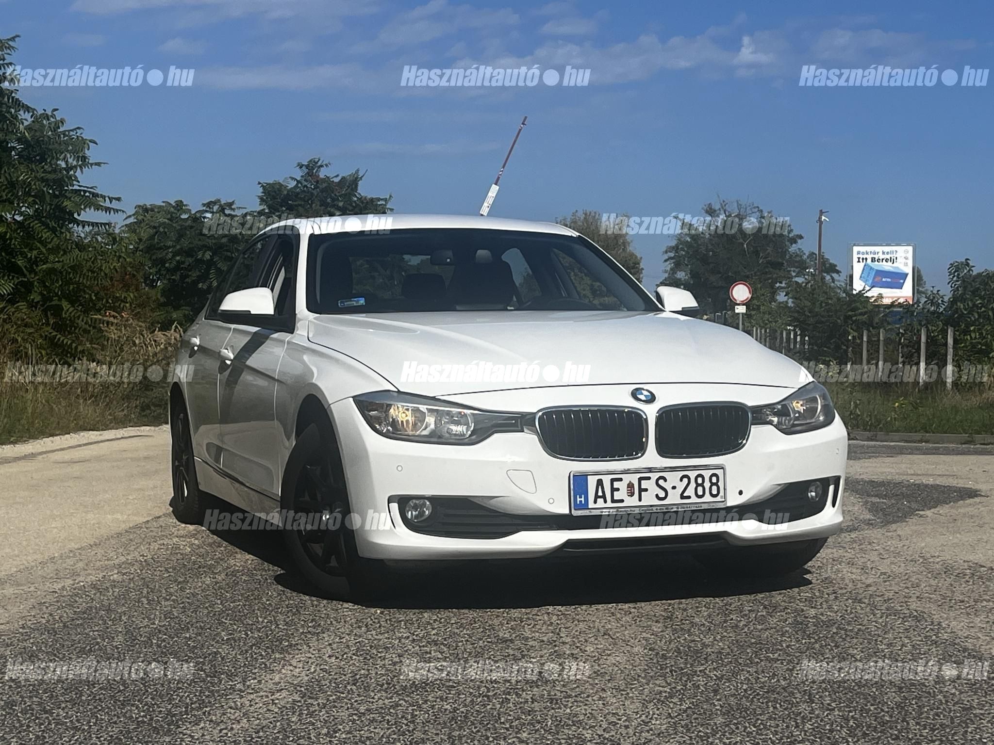 BMW 318 2013/10 - 1