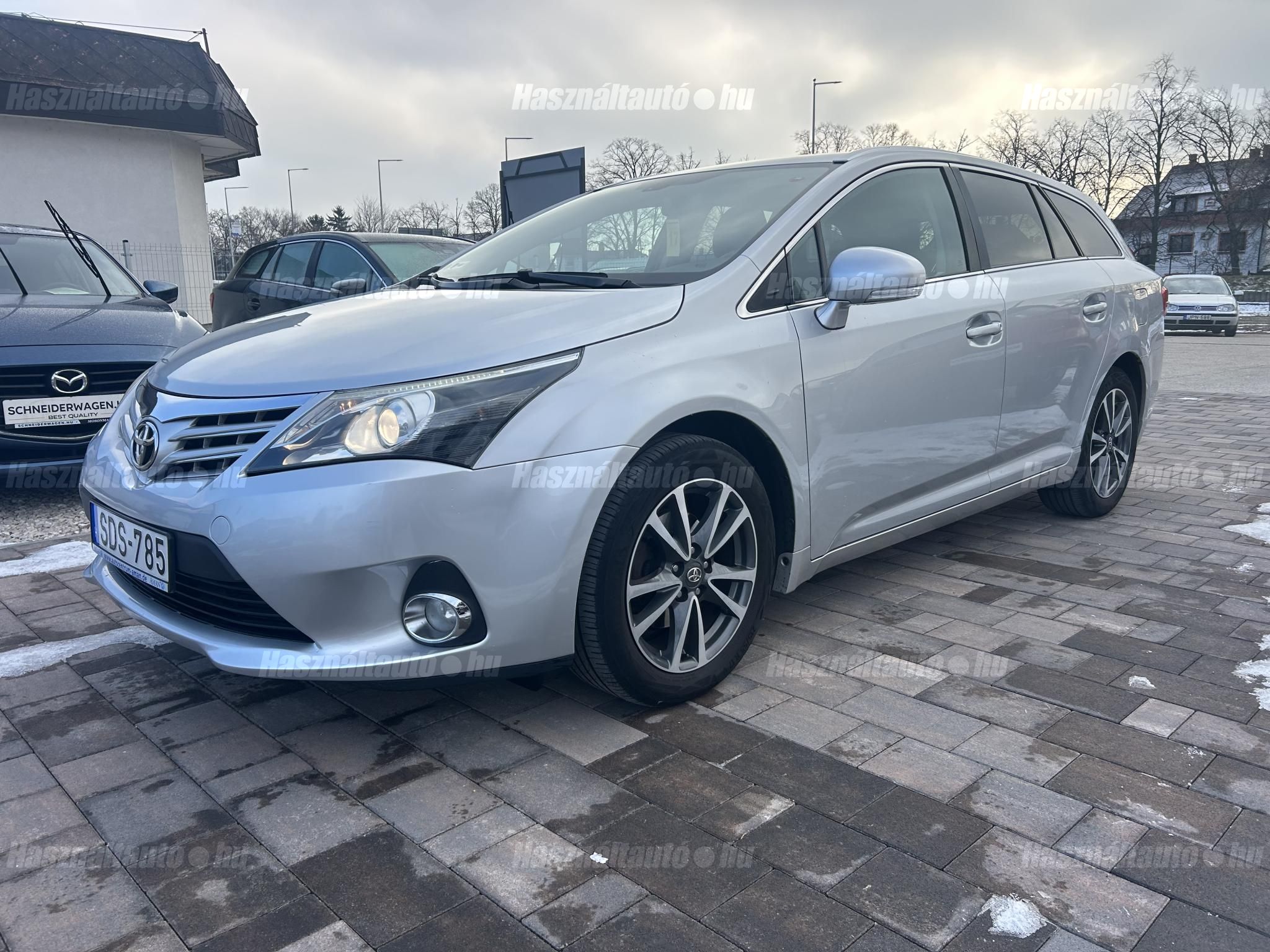 TOYOTA AVENSIS 2013/7 - 1