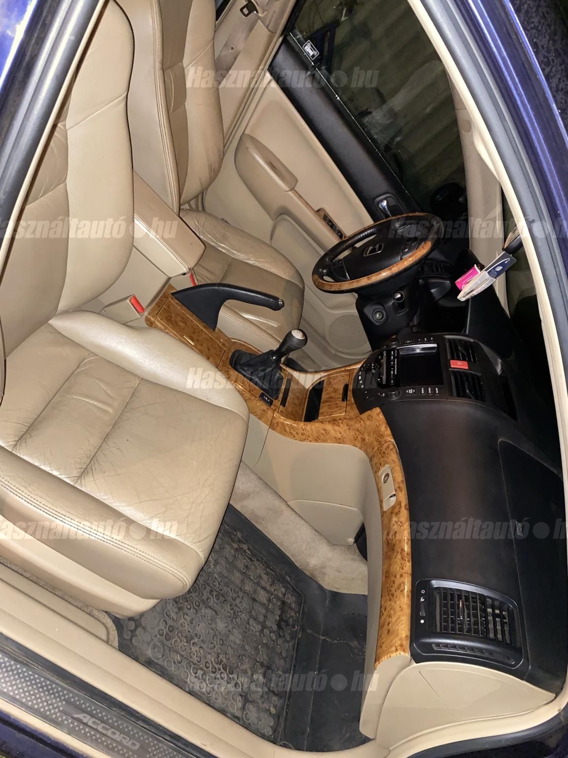 HONDA ACCORD 2004/10 - 1
