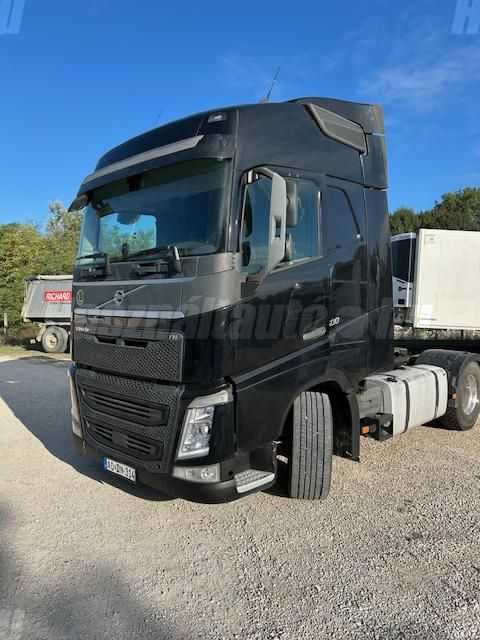 VOLVO 2017 - 1