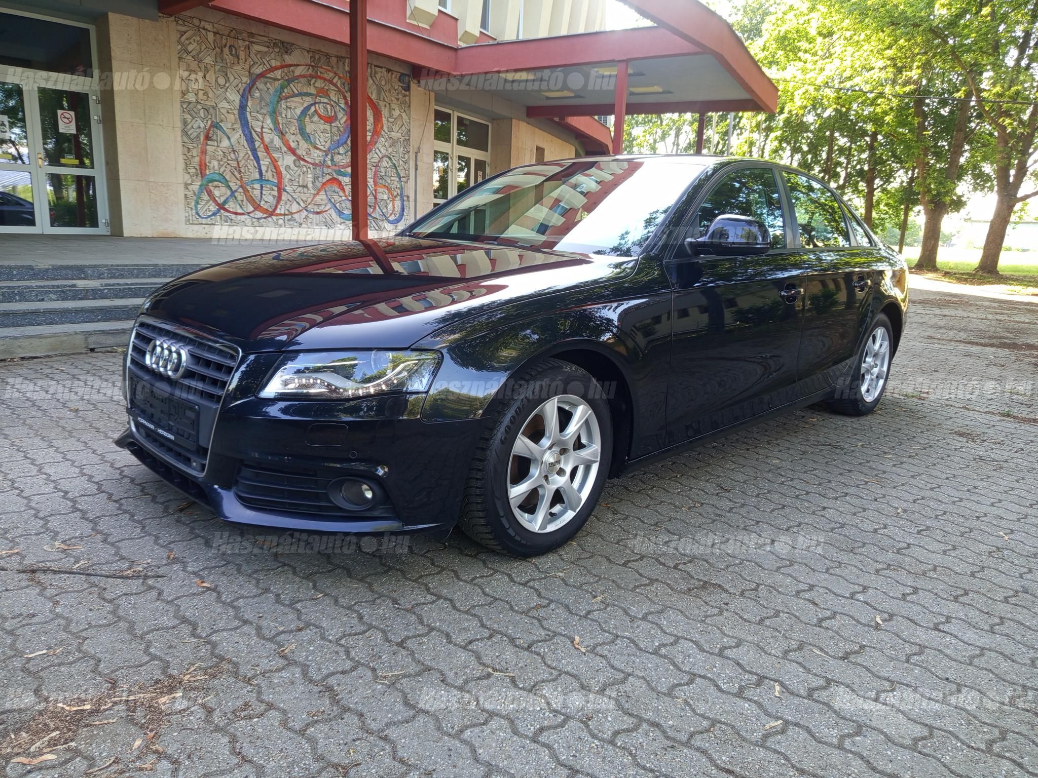 AUDI A4 2009/6 - 1