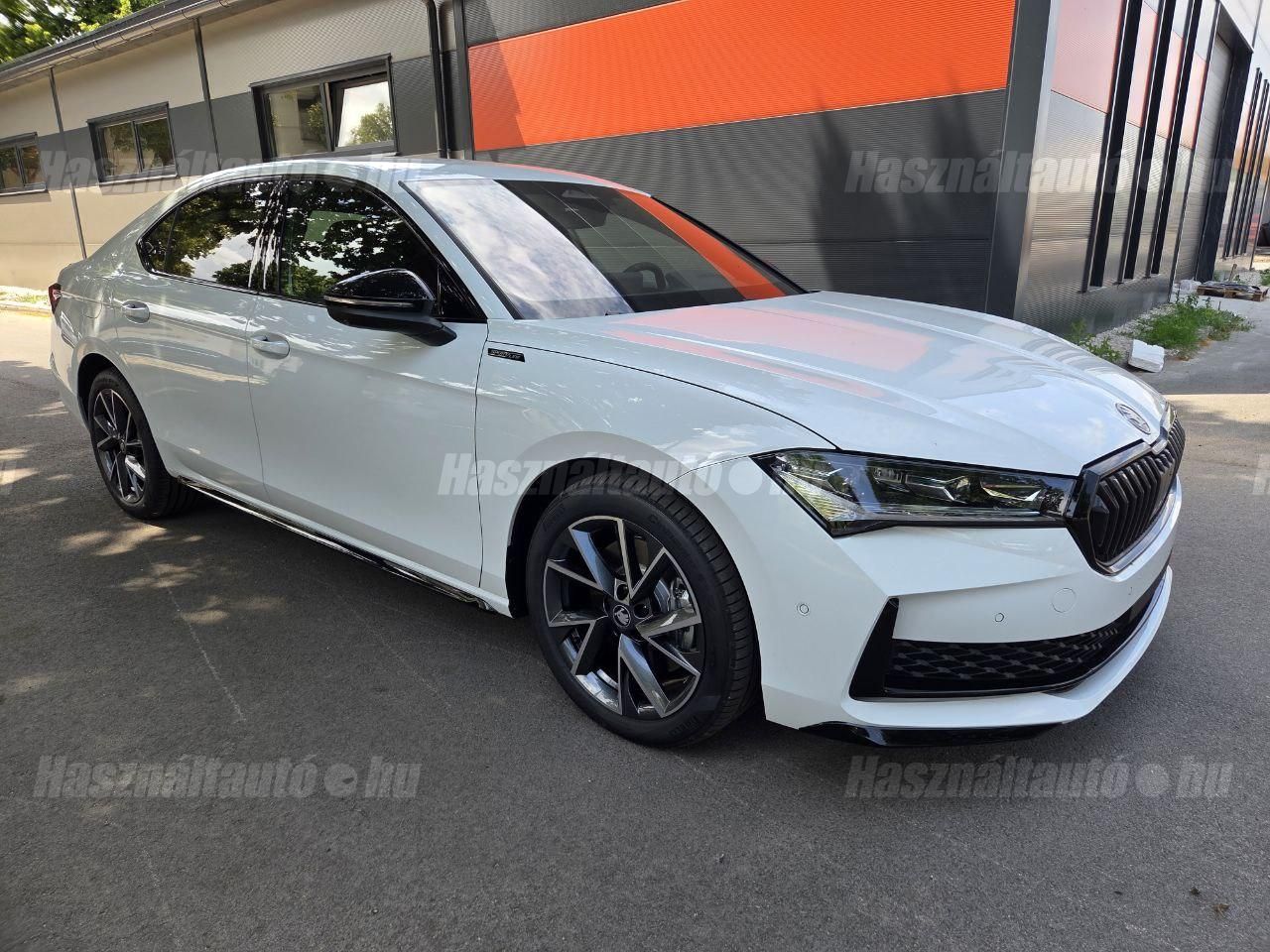 SKODA SUPERB 2025/5 - 1