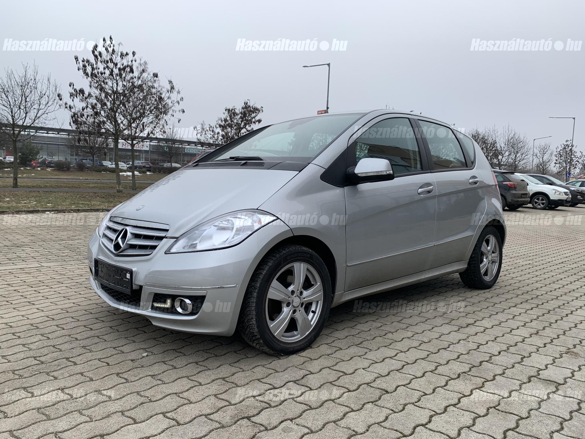 MERCEDES-BENZ A 160 2011/6 - 1
